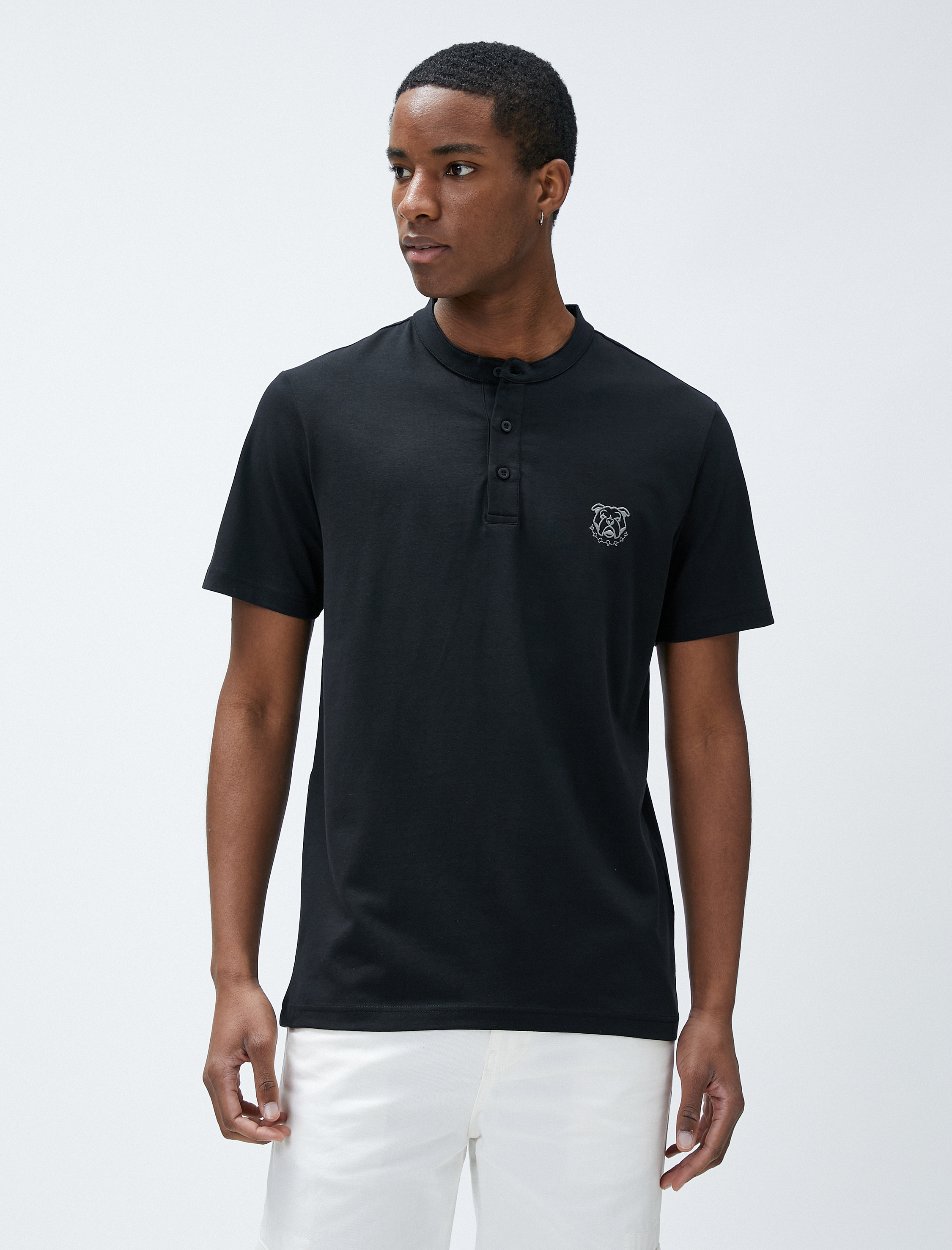   Hakim Yaka Tişört Düğmeli Köpek İşlemeli Dar Kesim Pamuklu