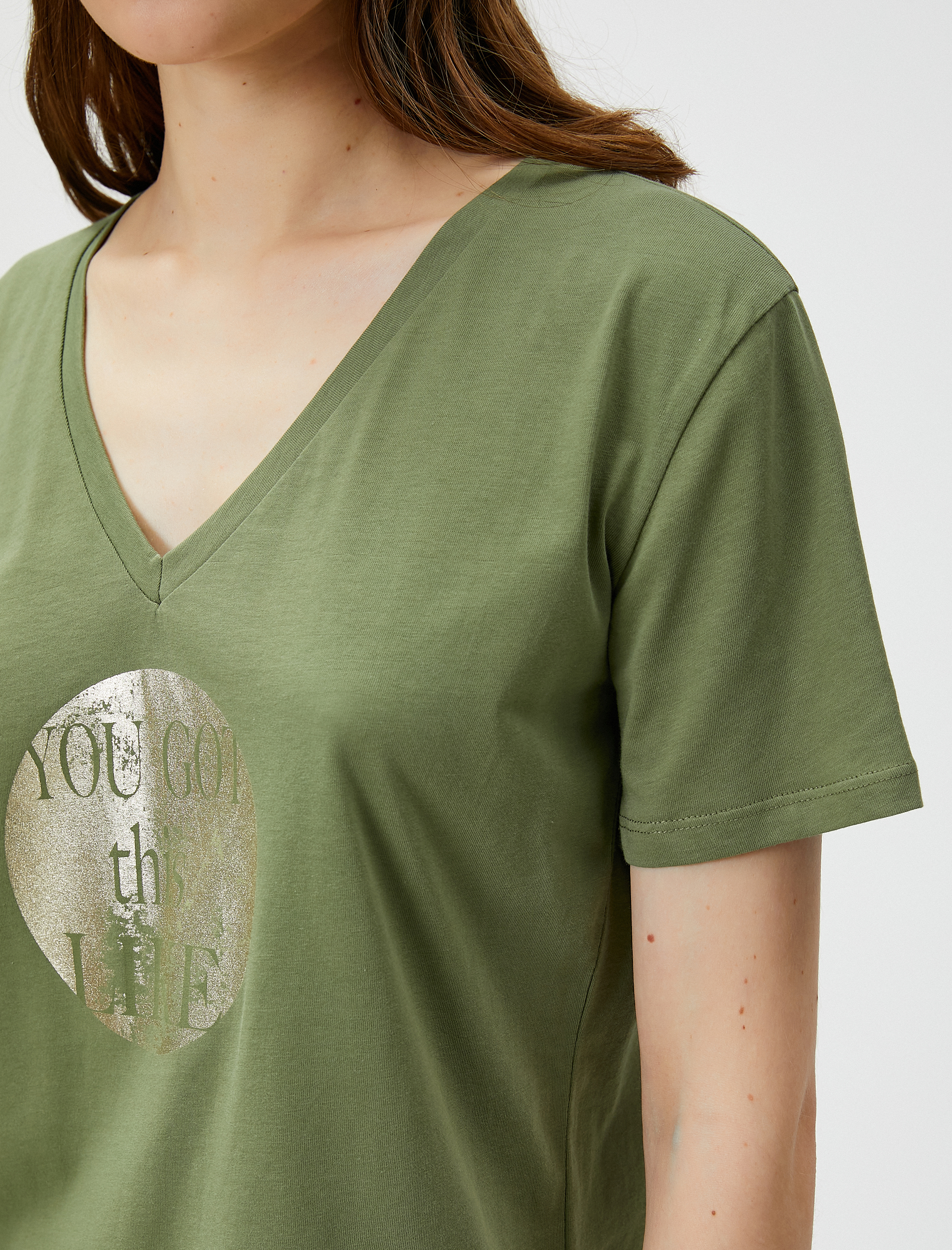   Tişört V Yaka Baskılı Pamuklu