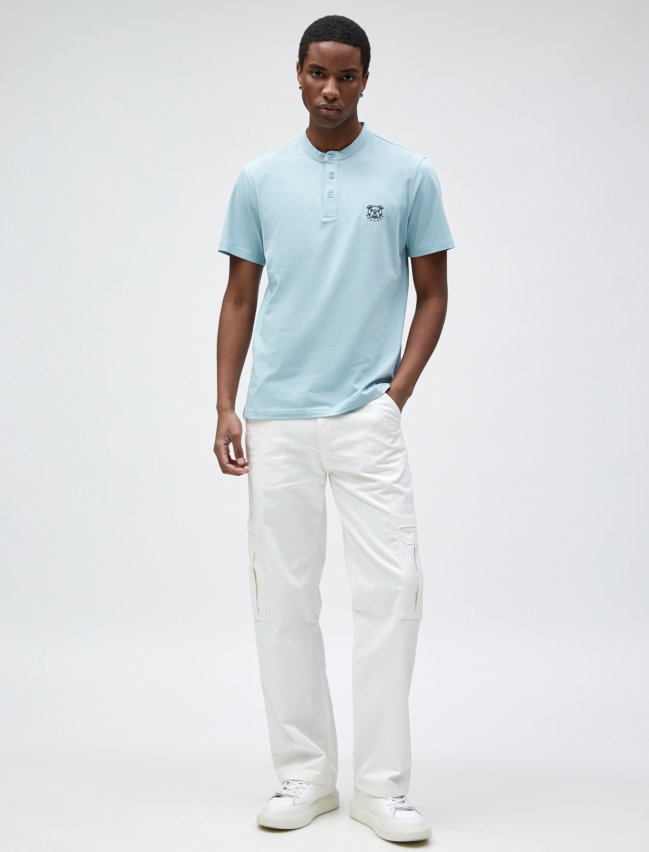   Hakim Yaka Tişört Düğmeli Köpek İşlemeli Dar Kesim Pamuklu