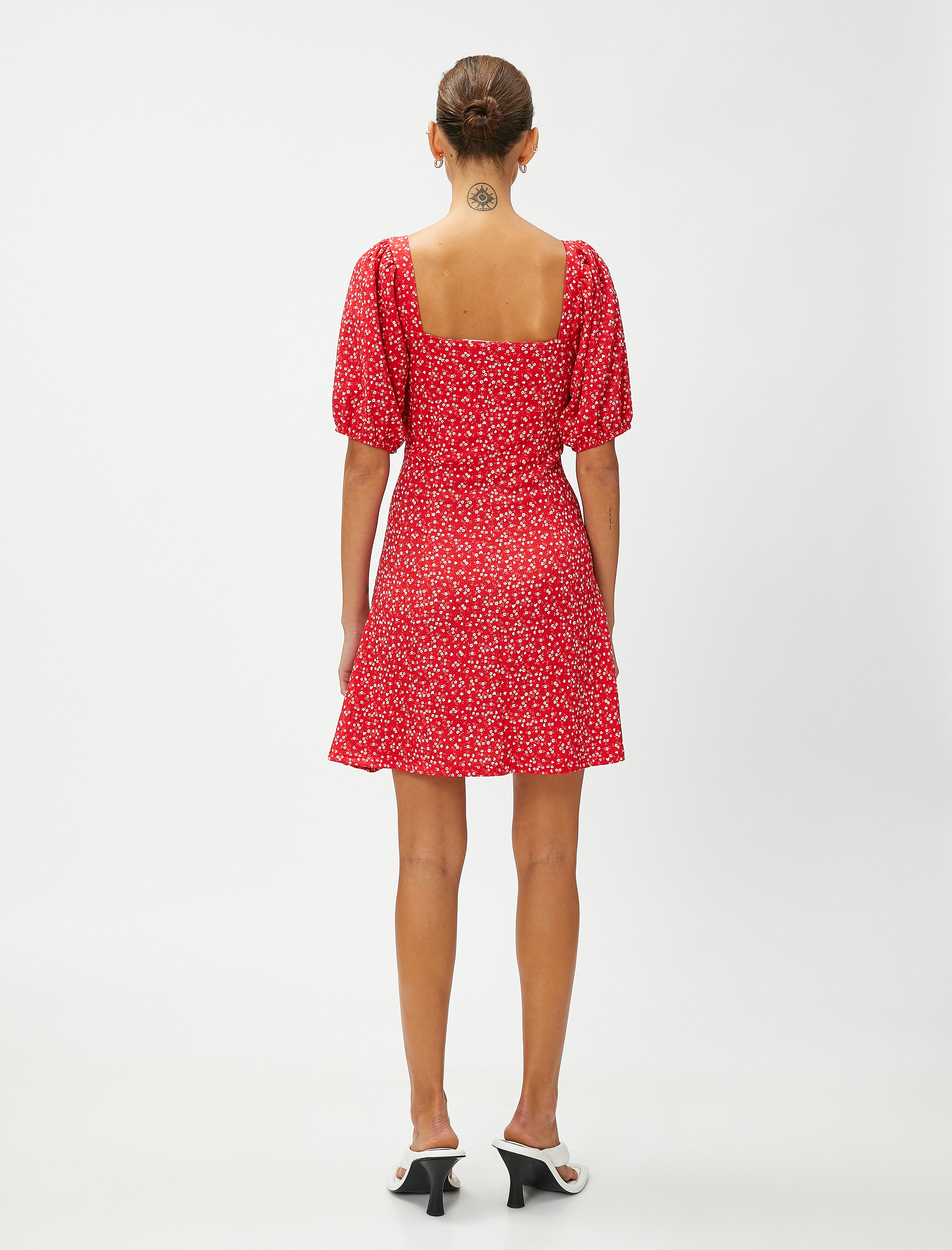   Çiçekli Mini Elbise Kısa Kollu Kare Yaka