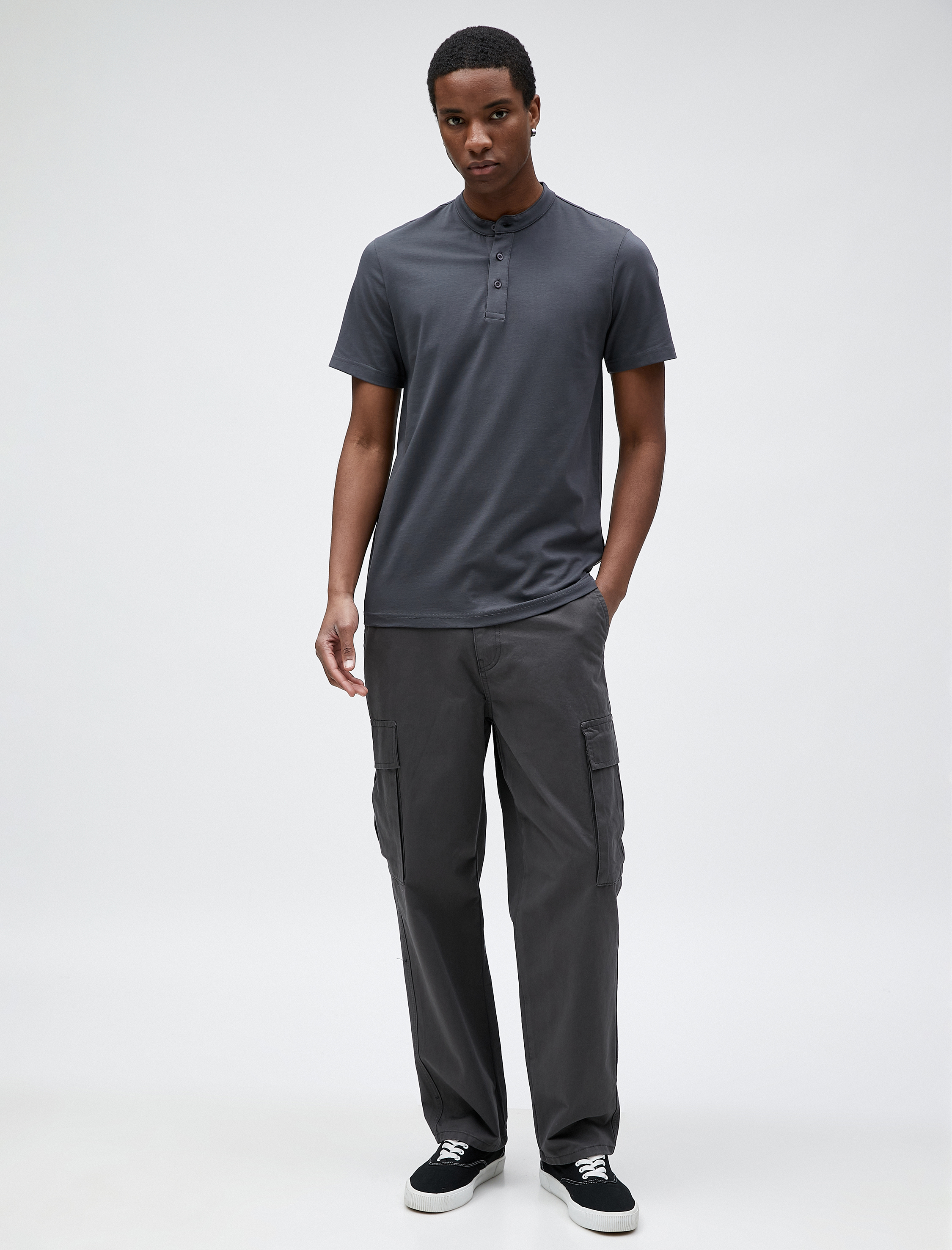   Hakim Yaka Tişört Düğmeli Dar Kesim Pamuklu