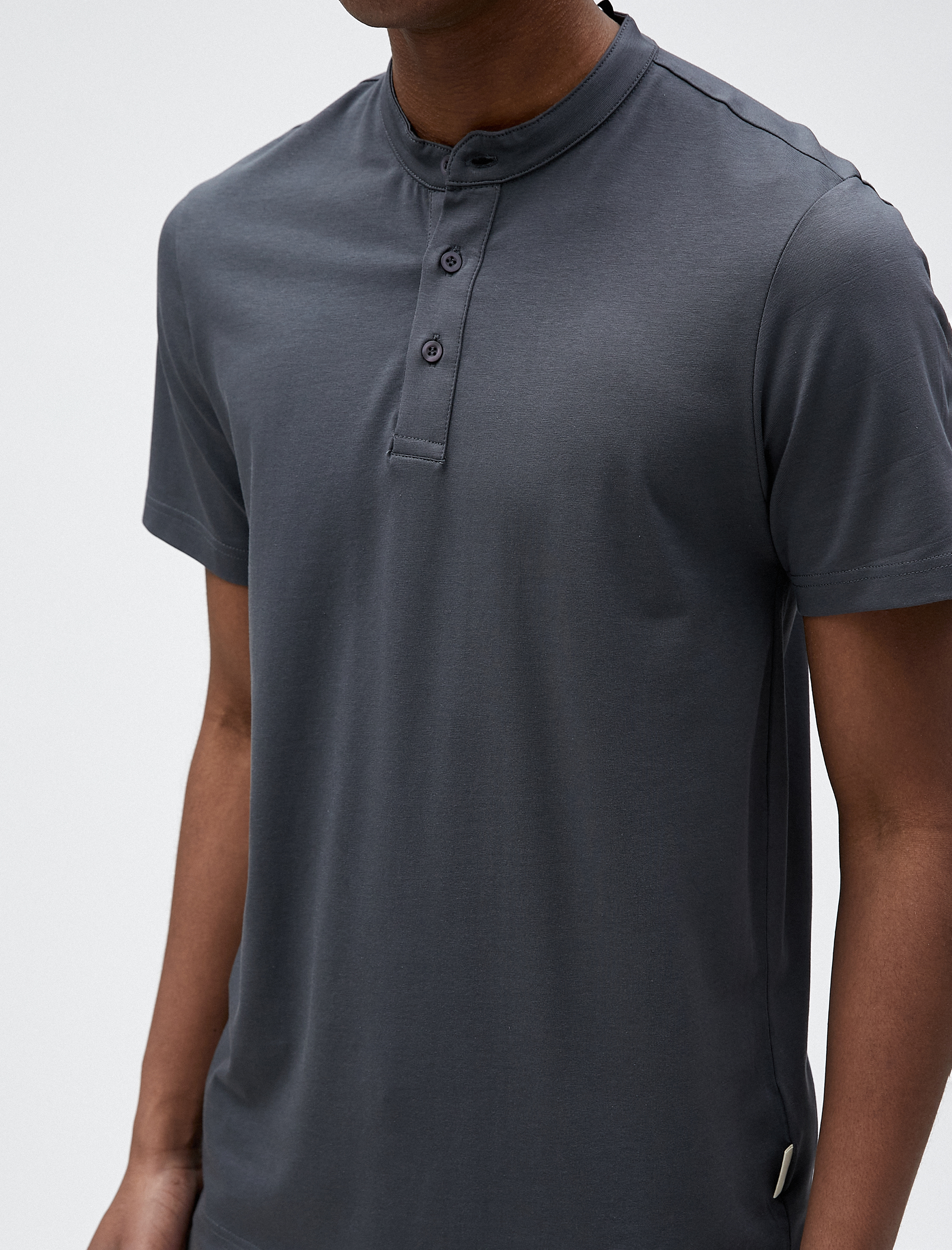   Hakim Yaka Tişört Düğmeli Dar Kesim Pamuklu