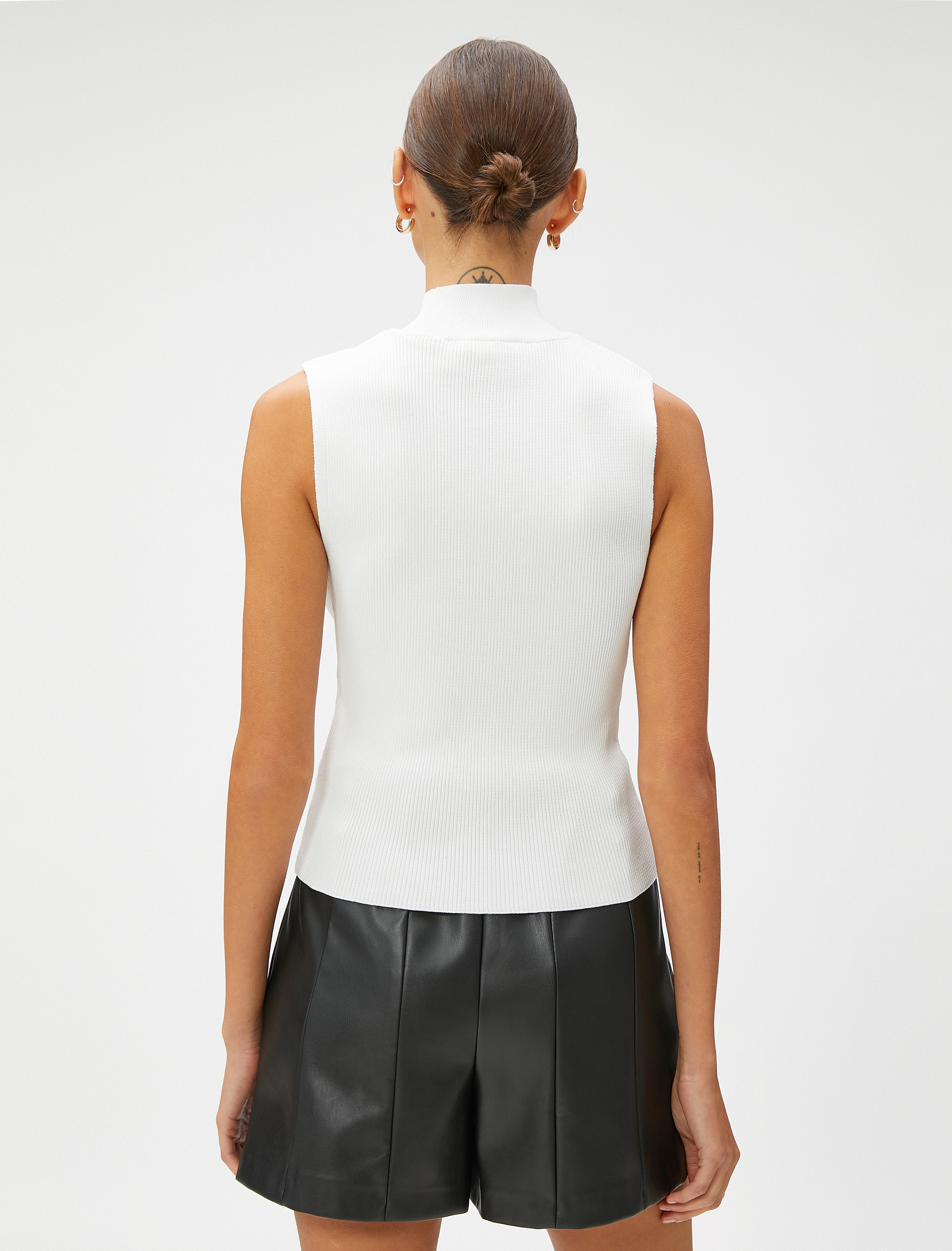   Boğazlı Atlet Kolsuz Ribanalı