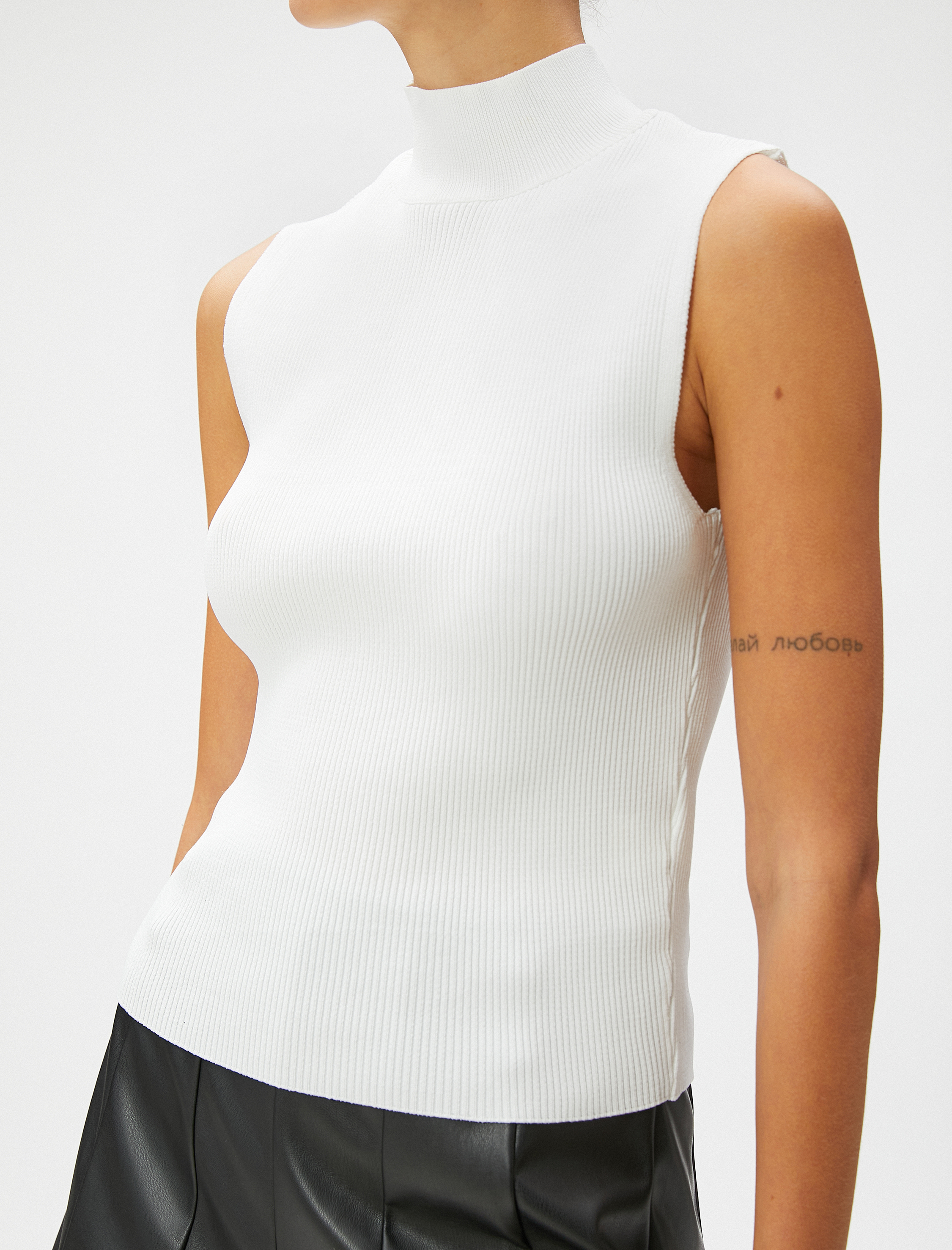   Boğazlı Atlet Kolsuz Ribanalı