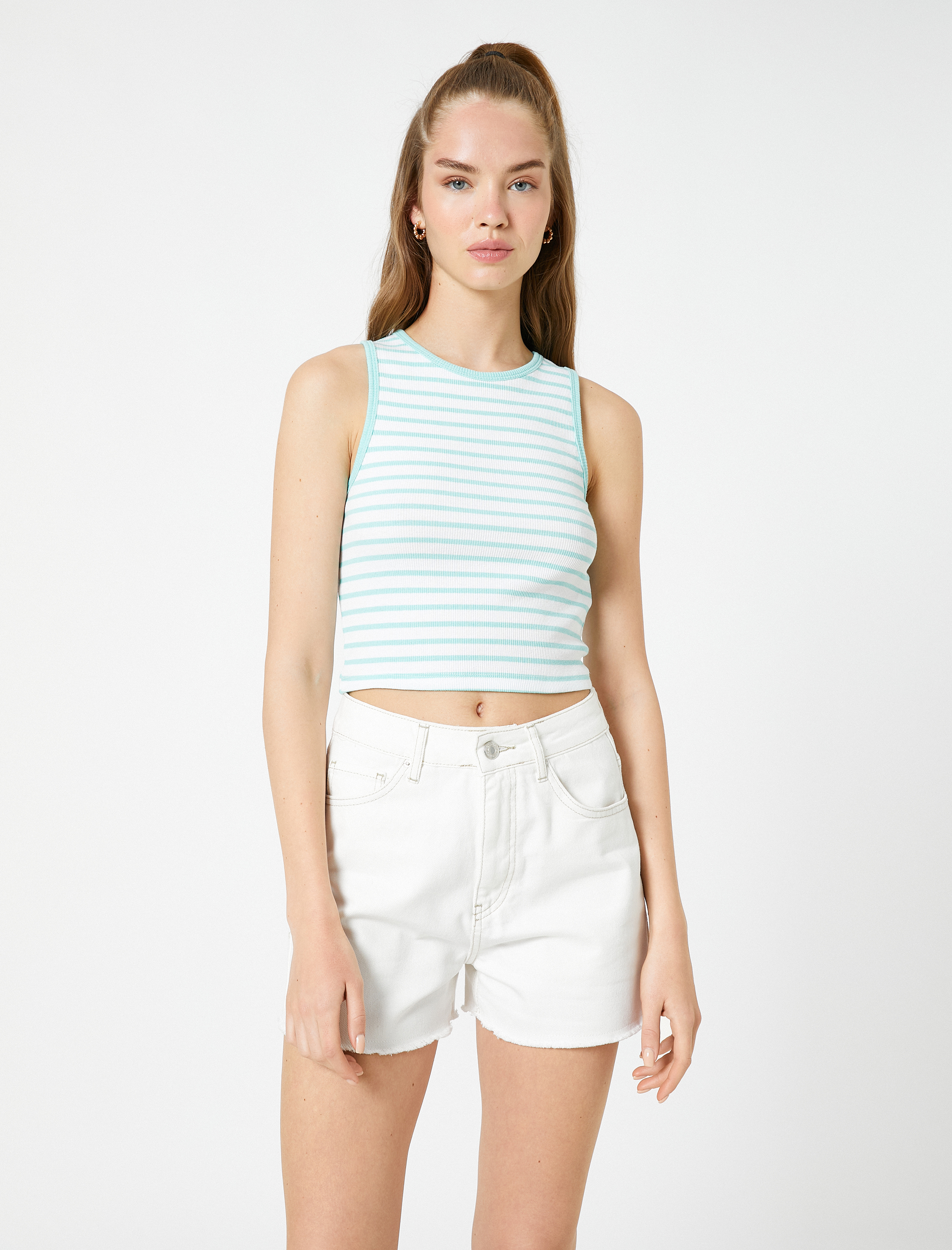   Crop Fitilli Atlet Halter Yaka Biye Detaylı