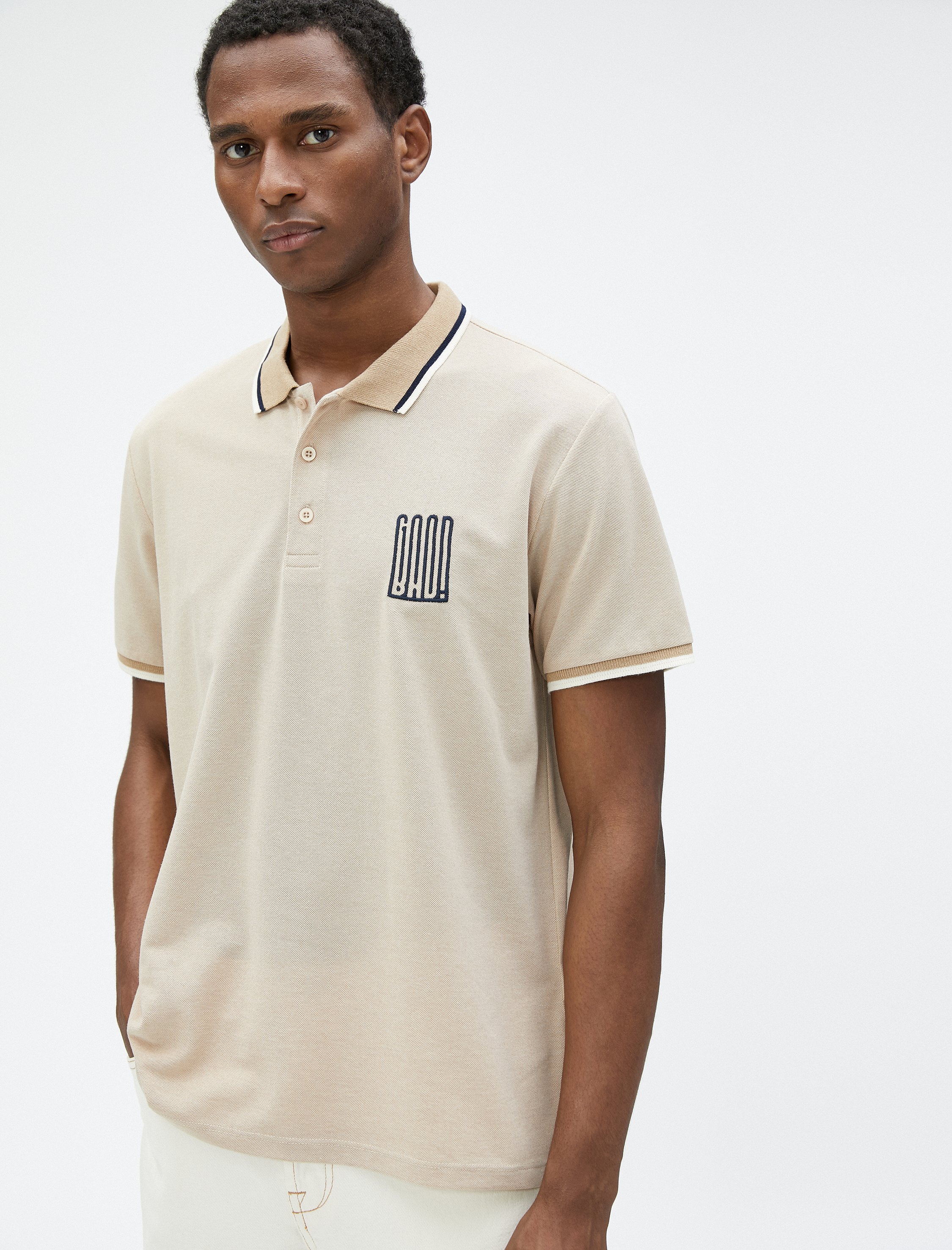   Polo Yaka Tişört Düğmeli Slogan İşlemeli Dar Kesim Kısa Kollu