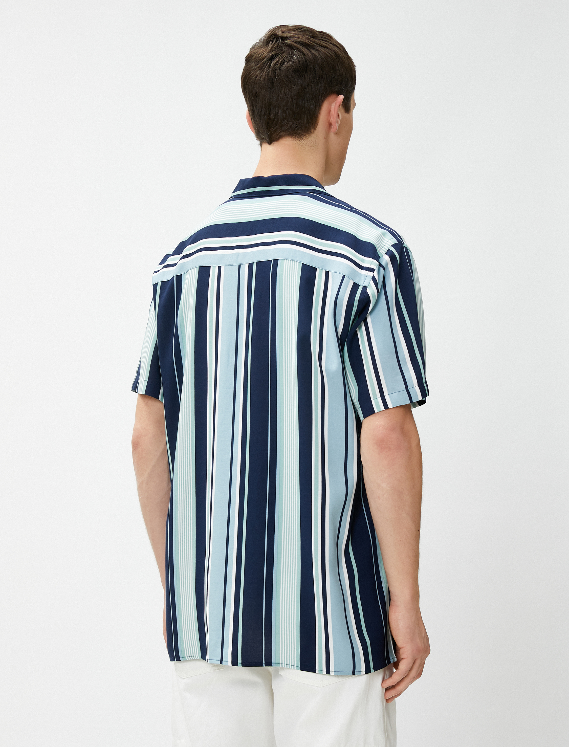   Yazlık Gömlek Kısa Kollu Apaş Yaka Baskılı Viskon