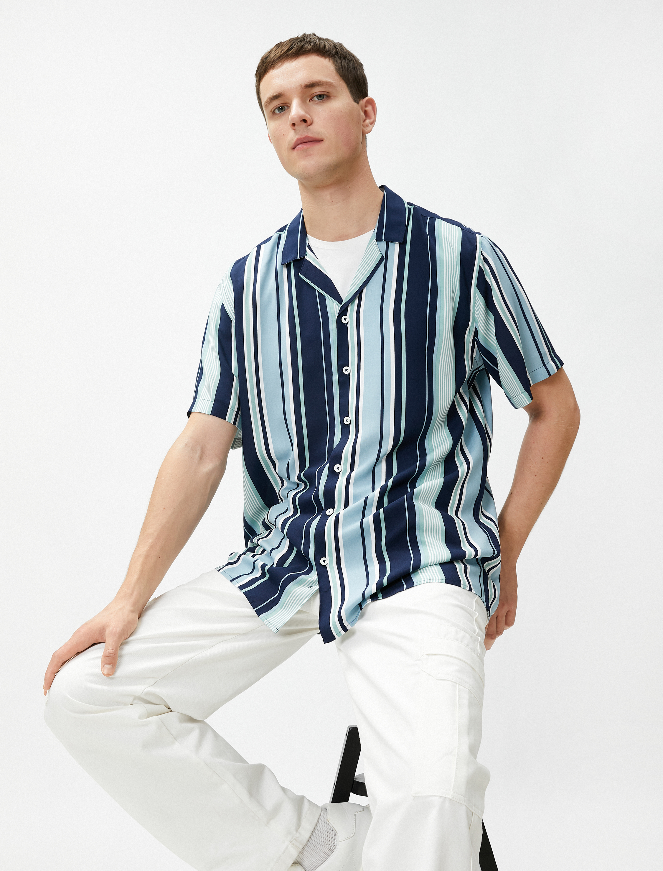   Yazlık Gömlek Kısa Kollu Apaş Yaka Baskılı Viskon