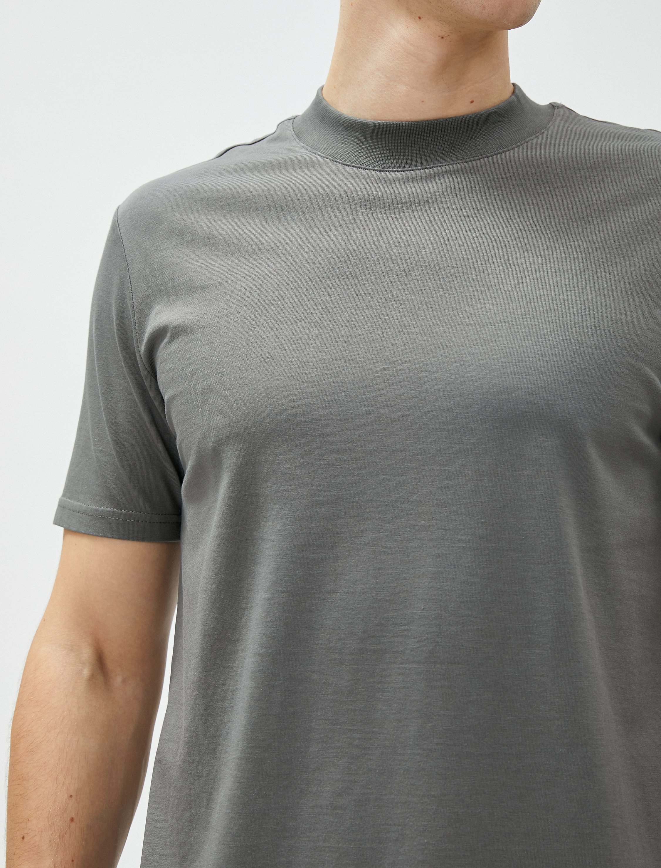   Basic Tişört Bisiklet Yaka Dar Kesim Kısa Kollu Pamuklu