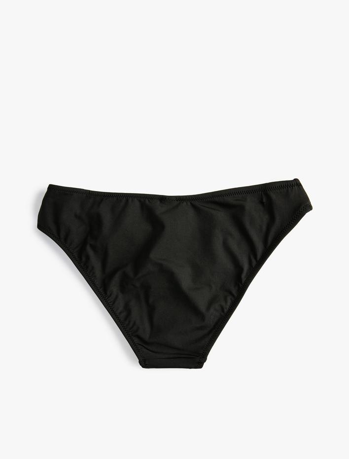  Bikini Altı Normal Bel Metal Aksesuar Detaylı