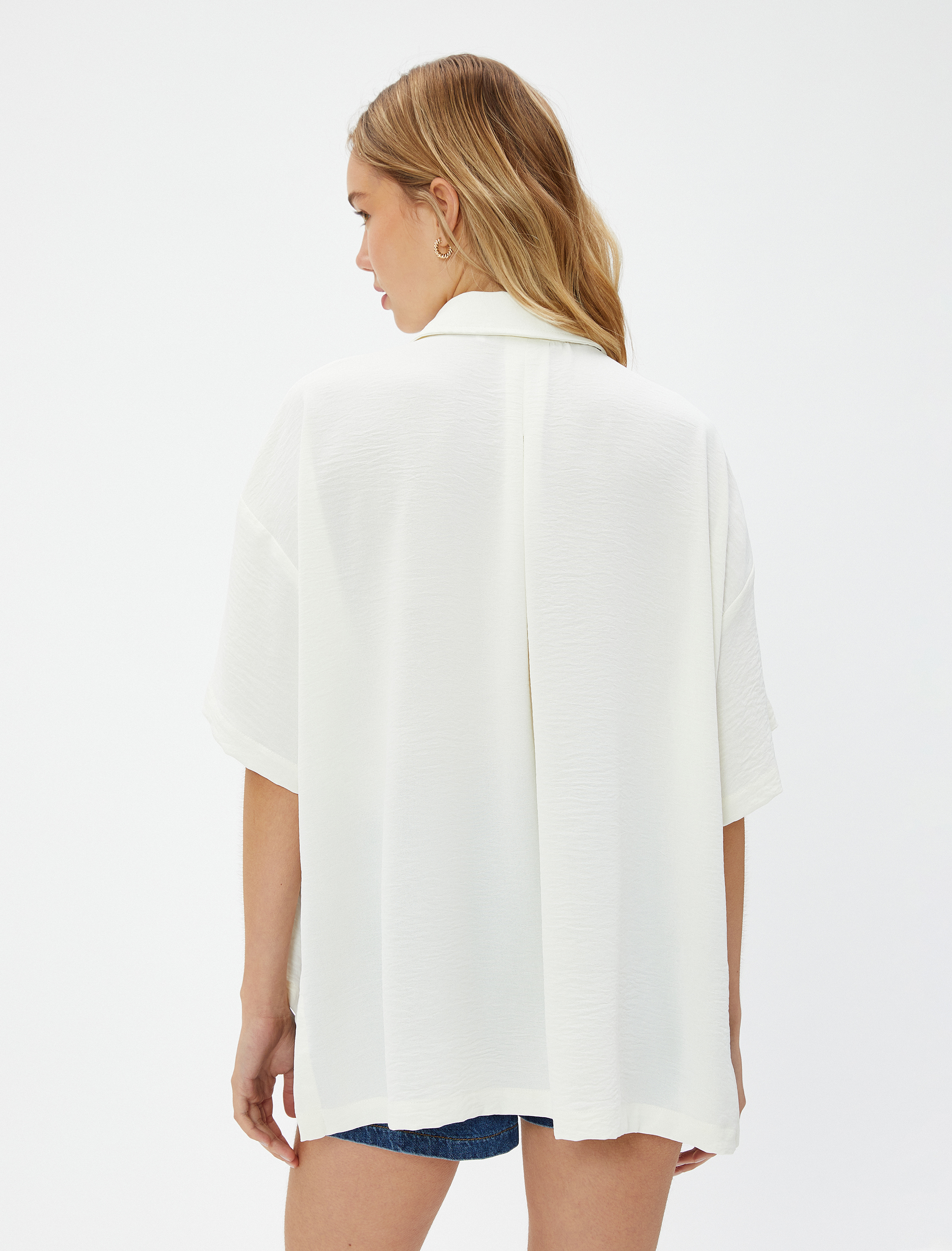   Oversize Gömlek Kısa Kollu Dokulu Cep Detaylı Düğmeli