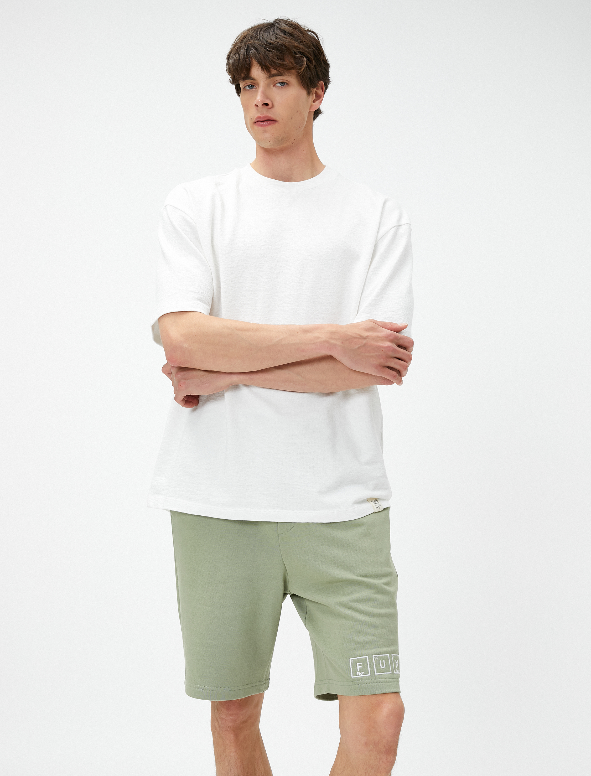   Beli Bağcıklı Şort Slogan Baskılı Cep Detaylı