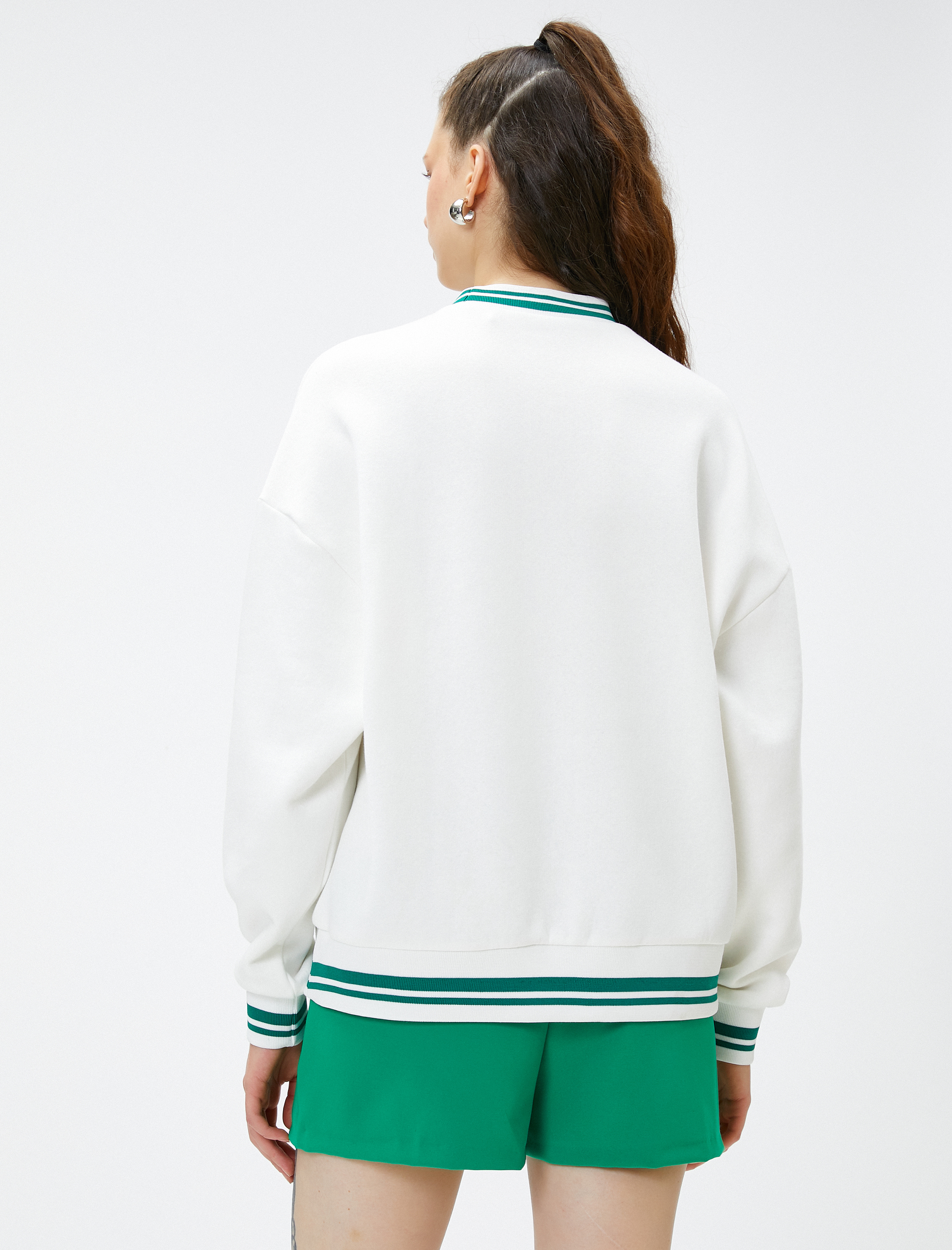   Şardonlu Bisiklet Yaka Sweatshirt Kolej İşlemeli Ribanalı