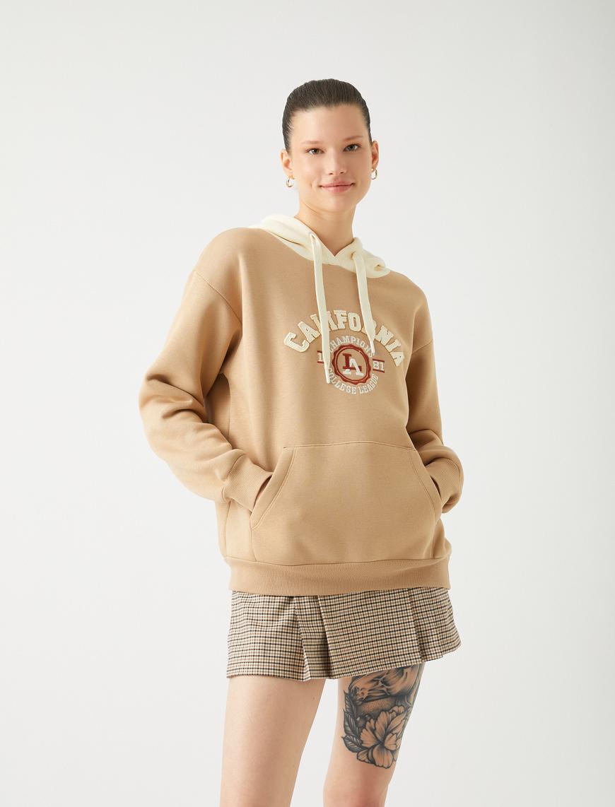   Şardonlu Kapüşonlu Sweatshirt Kolej Baskılı Kanguru Cepli