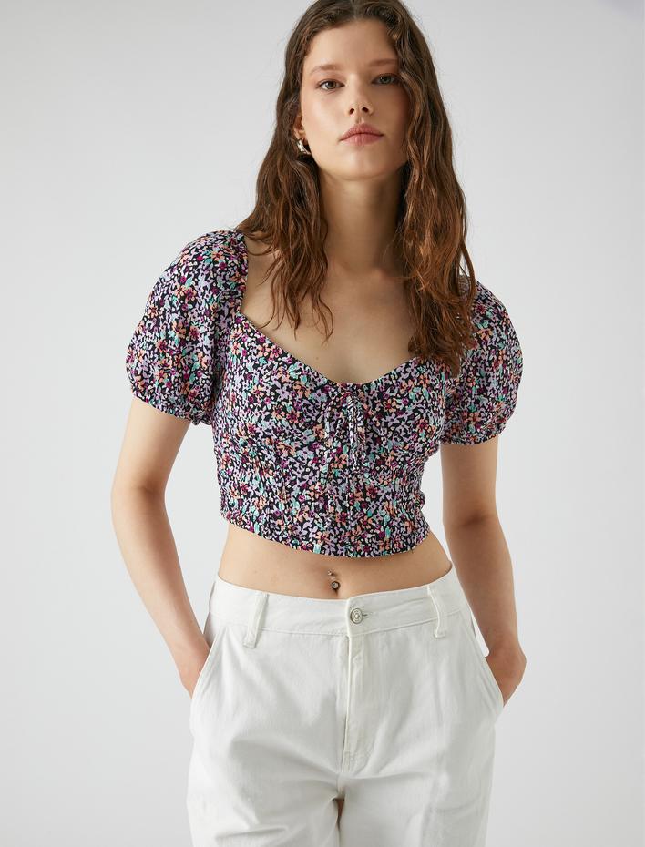  Çiçekli Bluz Crop Balon Kollu Kalp Yaka Bağlama Detaylı Bürümcük