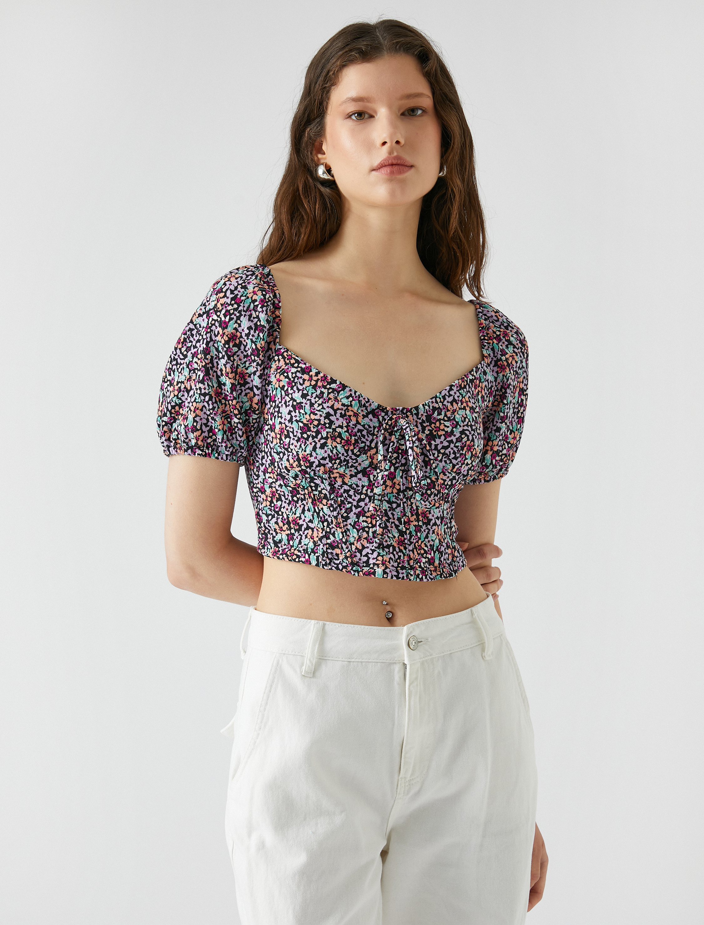   Çiçekli Bluz Crop Balon Kollu Kalp Yaka Bağlama Detaylı Bürümcük