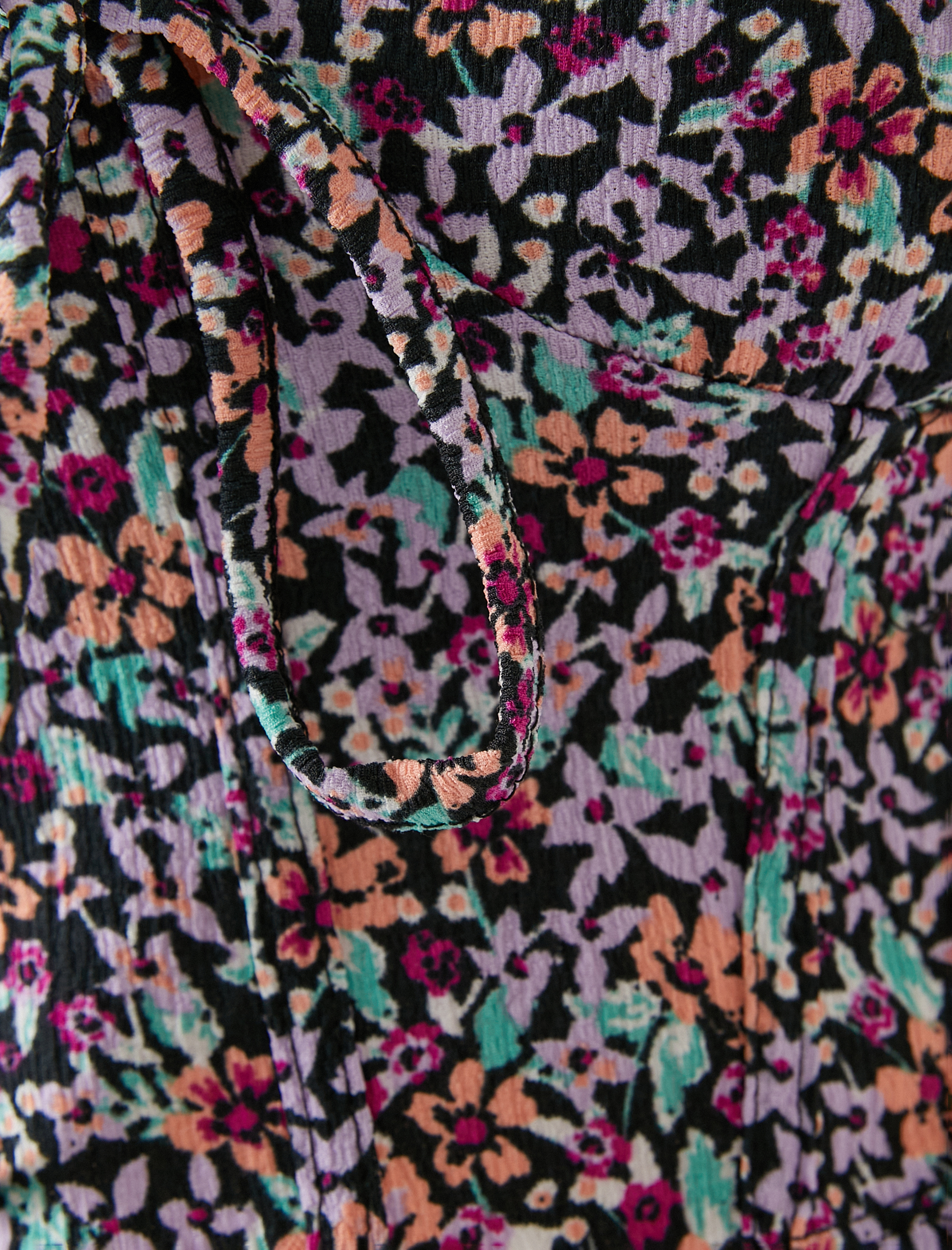   Çiçekli Bluz Crop Balon Kollu Kalp Yaka Bağlama Detaylı Bürümcük