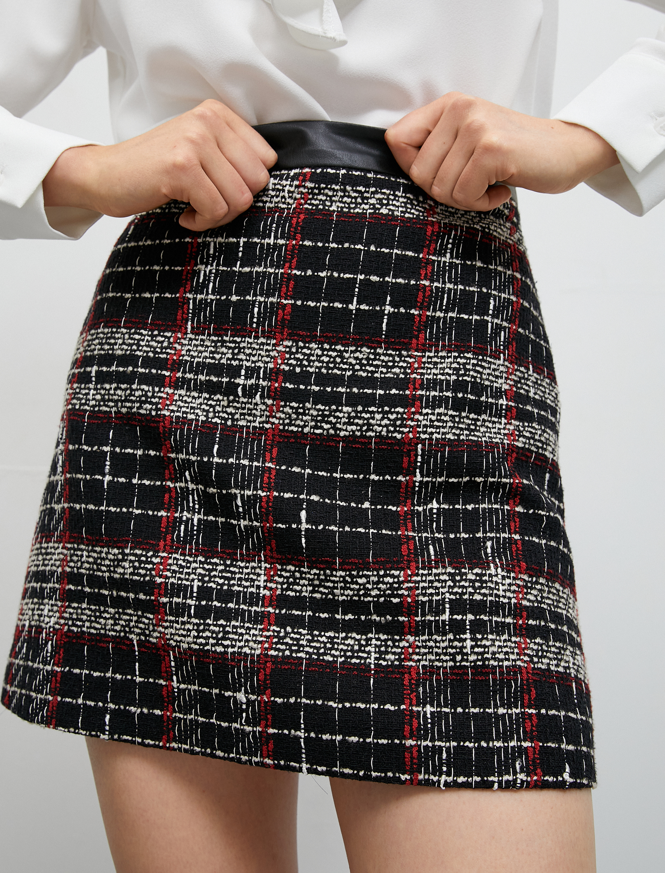   Tüvit Mini Etek Bel Detaylı