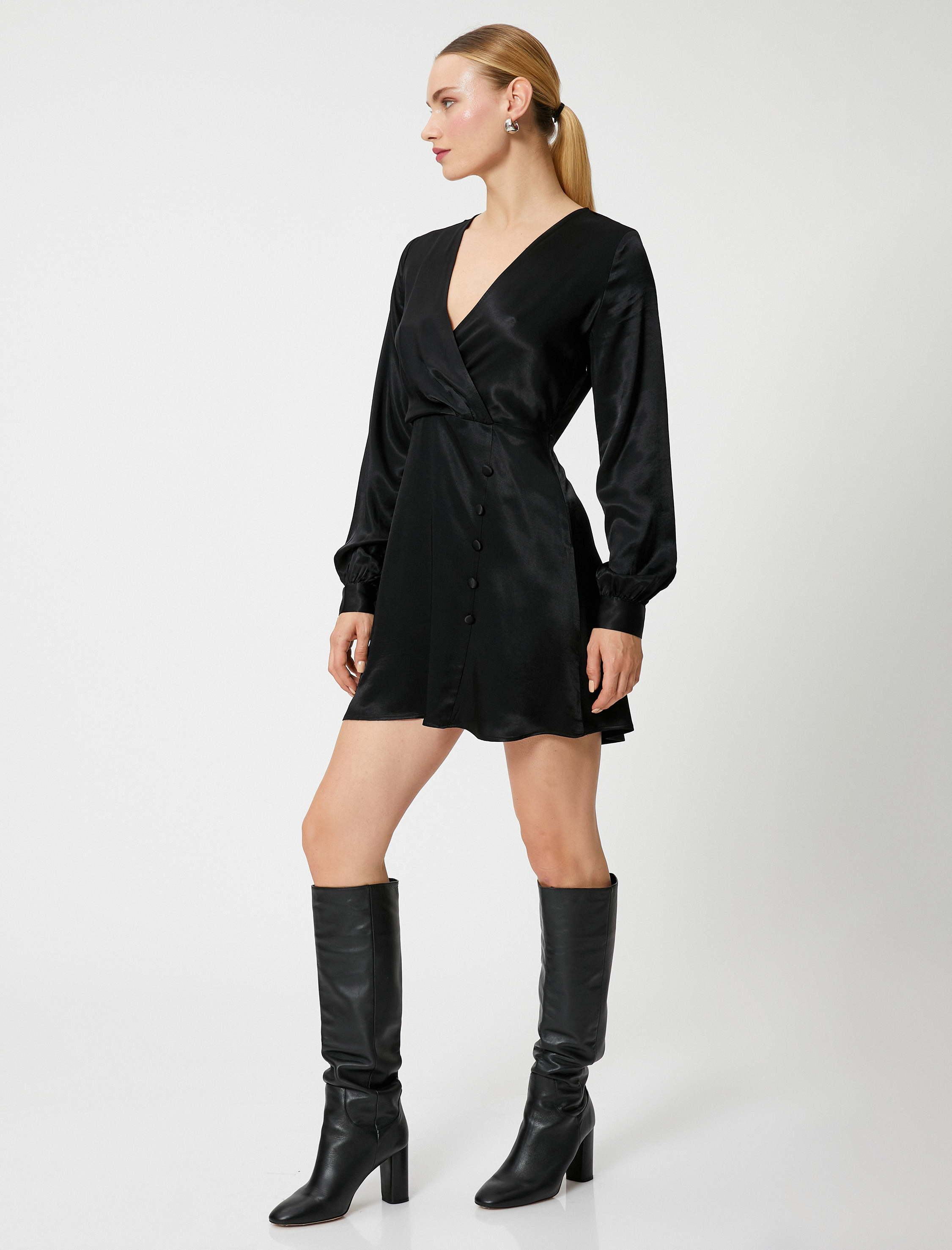   Saten Mini Elbise Anvelop Düğme Detaylı