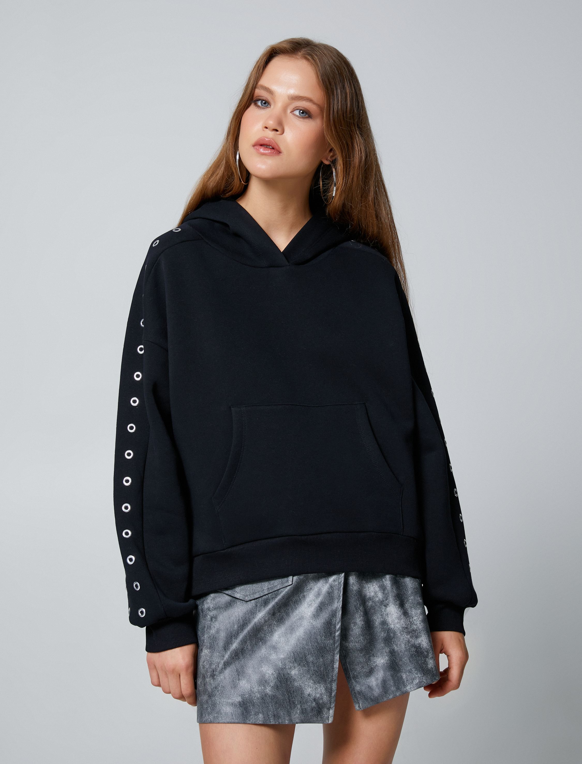   Şardonlu Kapüşonlu Sweatshirt Kanguru Cepli Kolları Kuşgözü Detaylı