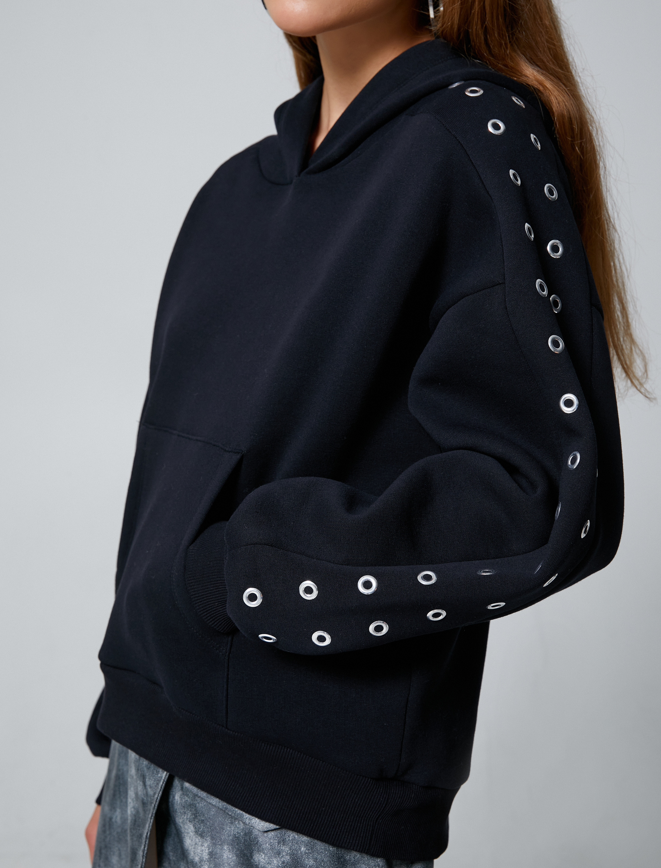   Şardonlu Kapüşonlu Sweatshirt Kanguru Cepli Kolları Kuşgözü Detaylı