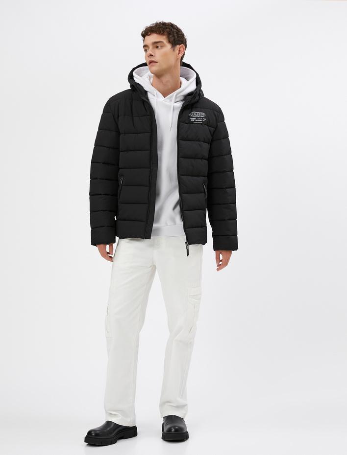  Şişme Mont Kapşonlu Fermuarlı Slogan Baskılı Cep Detaylı