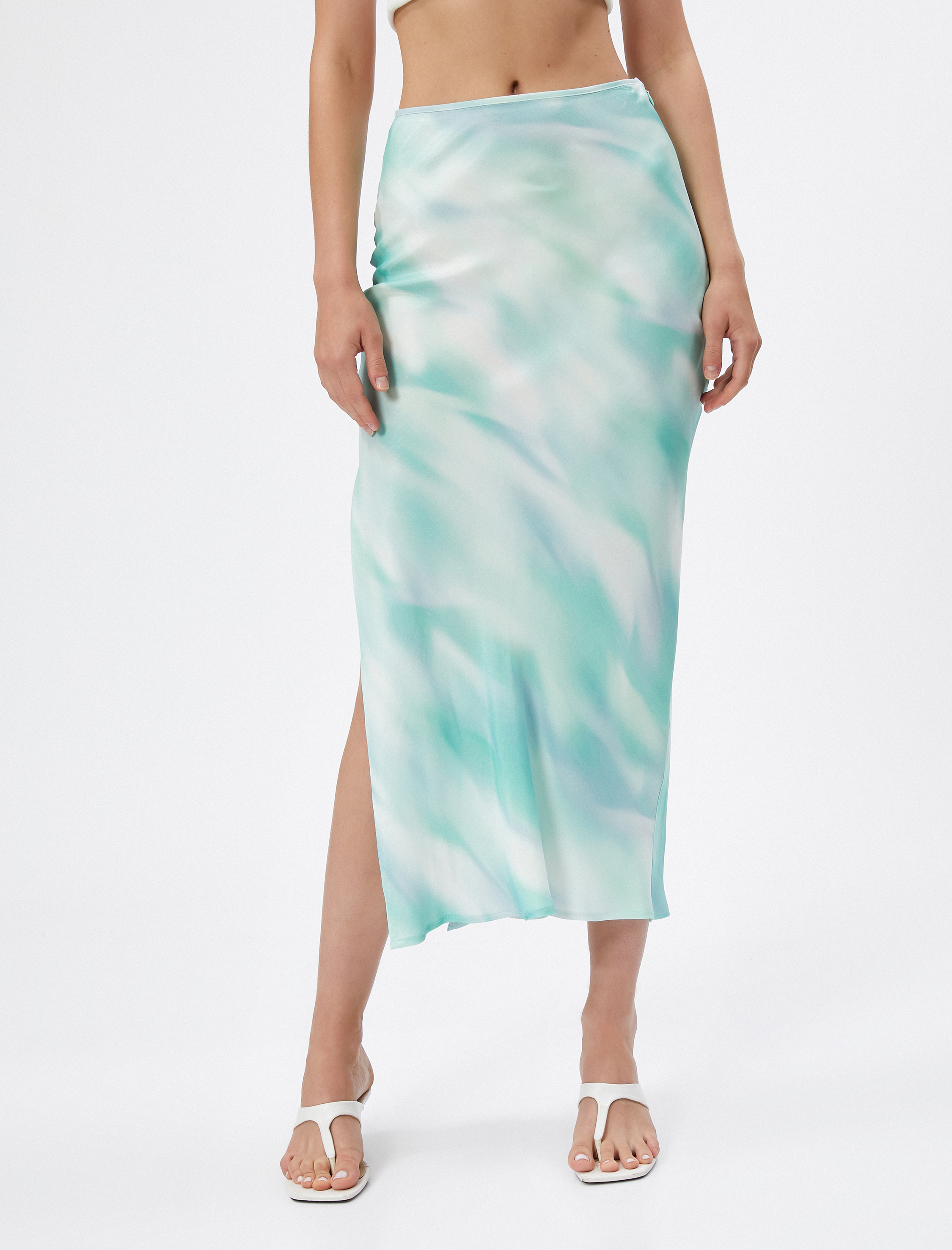   Saten Midi Etek Yırtmaçlı Batik Desenli A Kesim Viskon