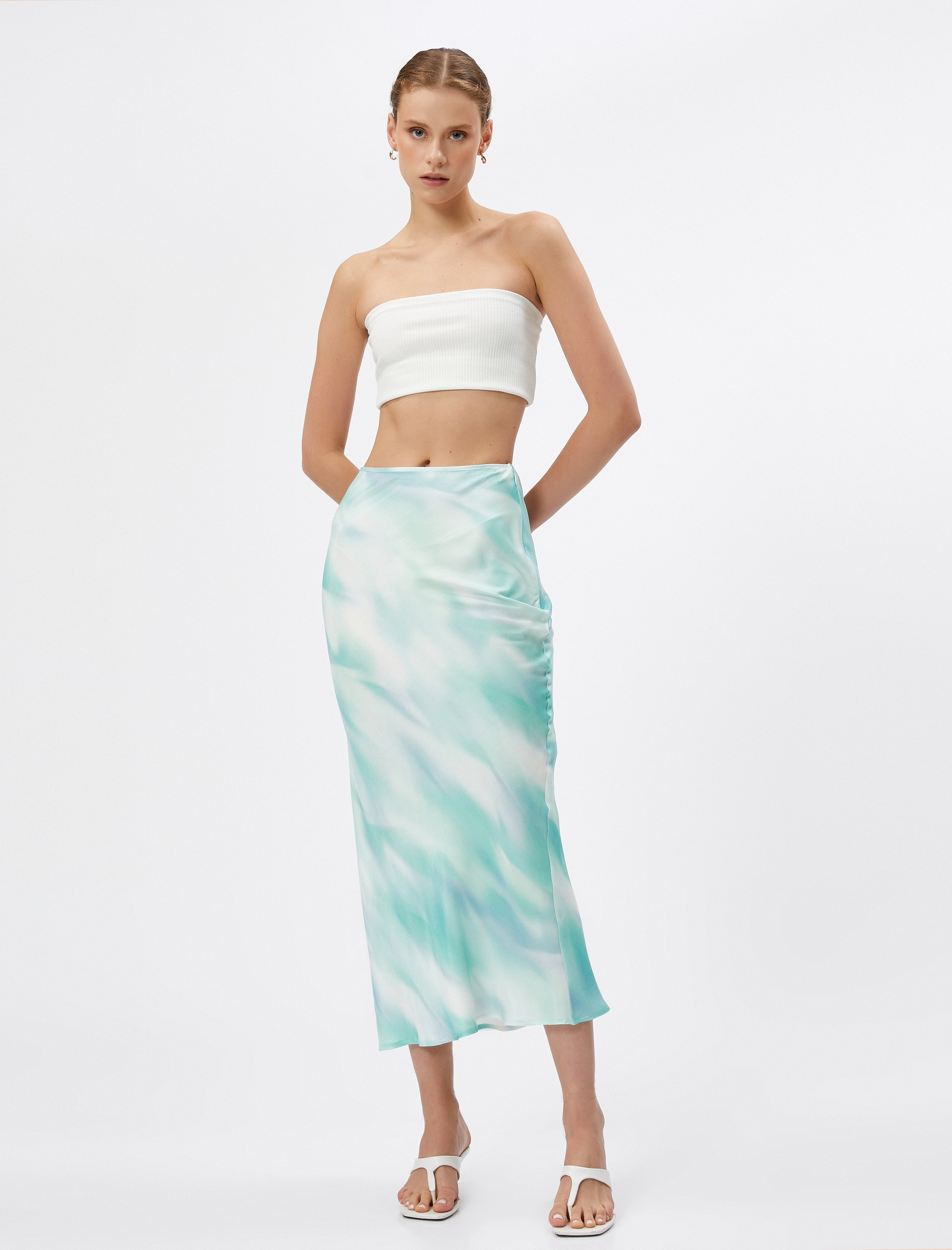   Saten Midi Etek Yırtmaçlı Batik Desenli A Kesim Viskon