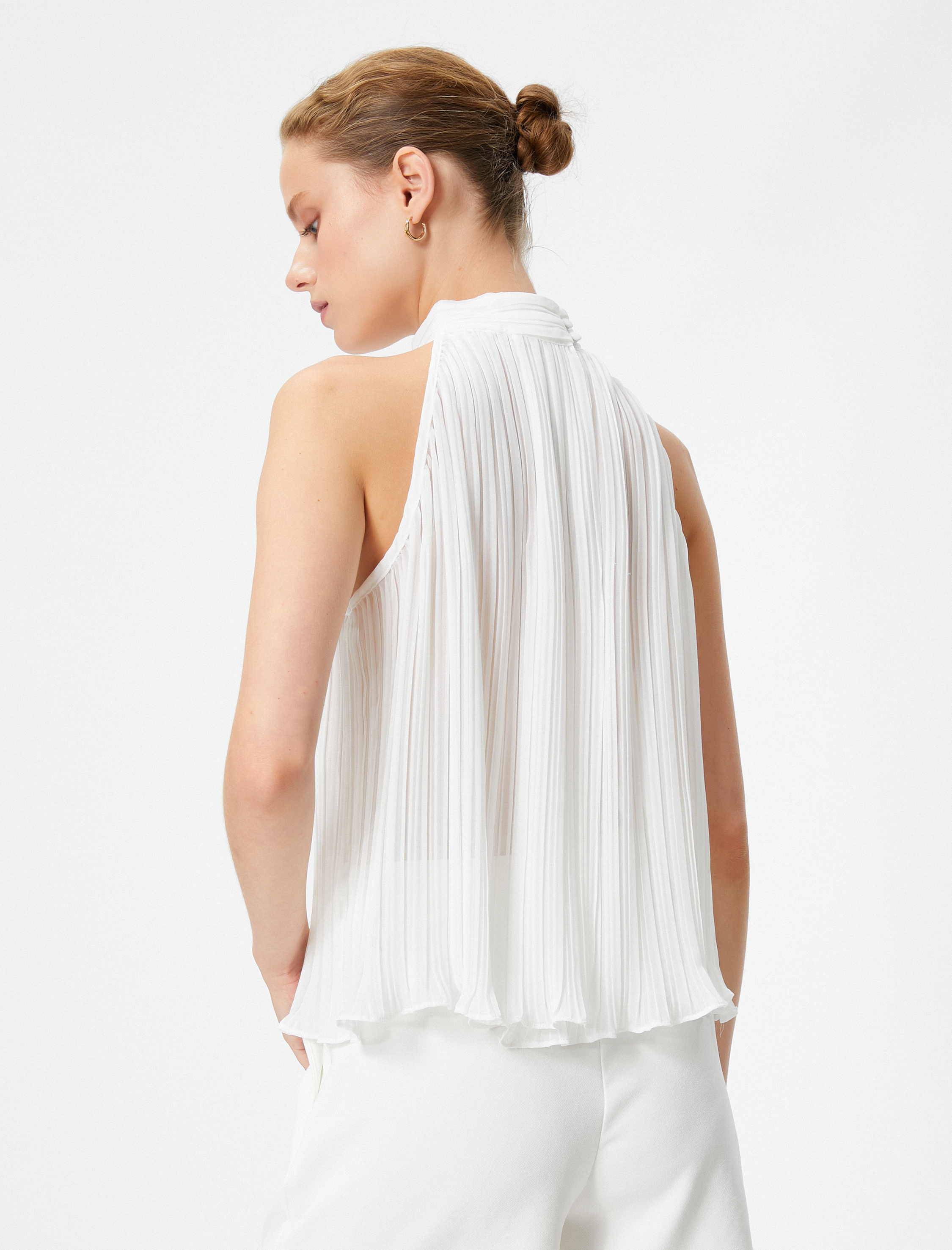   Şifon Bluz Halter Yaka Pileli Kolsuz