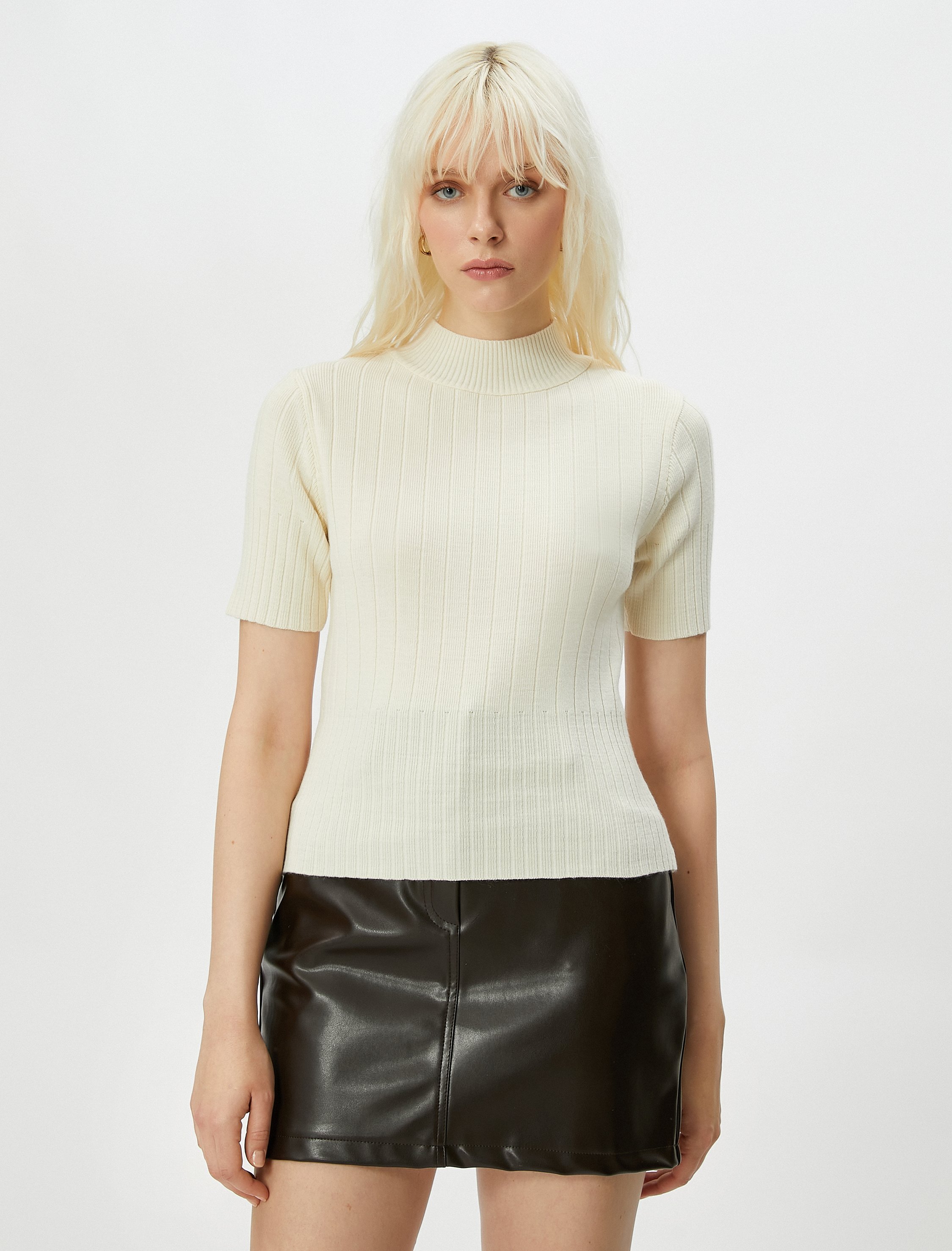   Yarım Balıkçı Yaka Kazak Triko Ribanalı Kısa Kollu