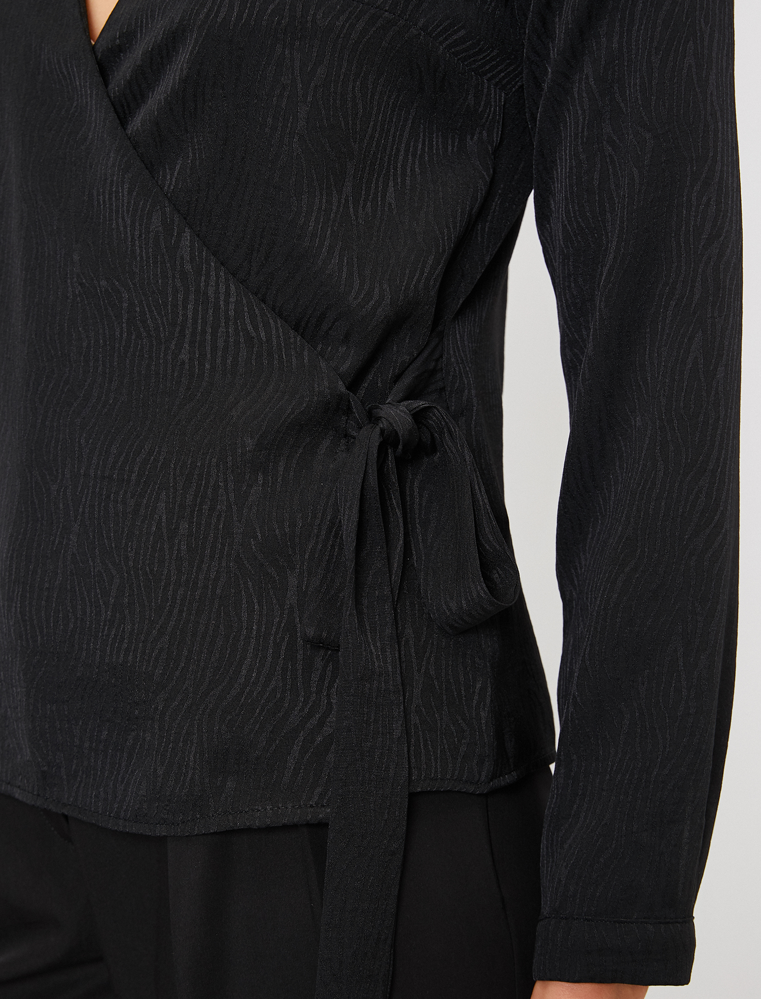   Beli Bağlamalı Bluz