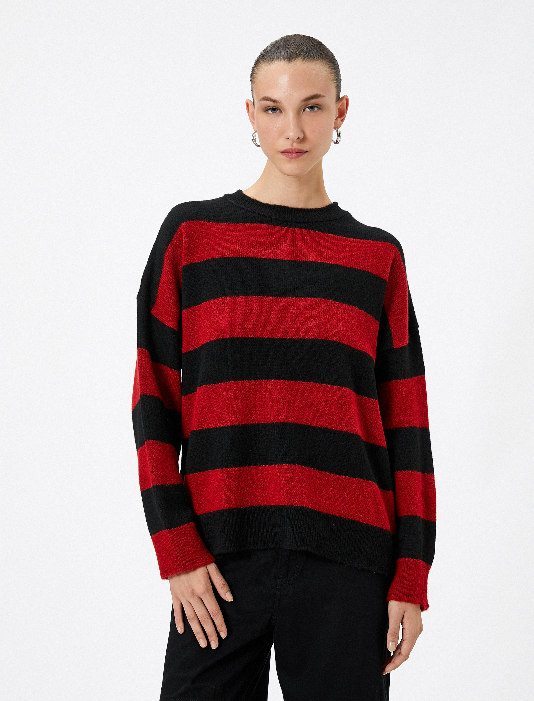   Basic Triko Kazak Bisiklet Yaka Düşük Omuzlu