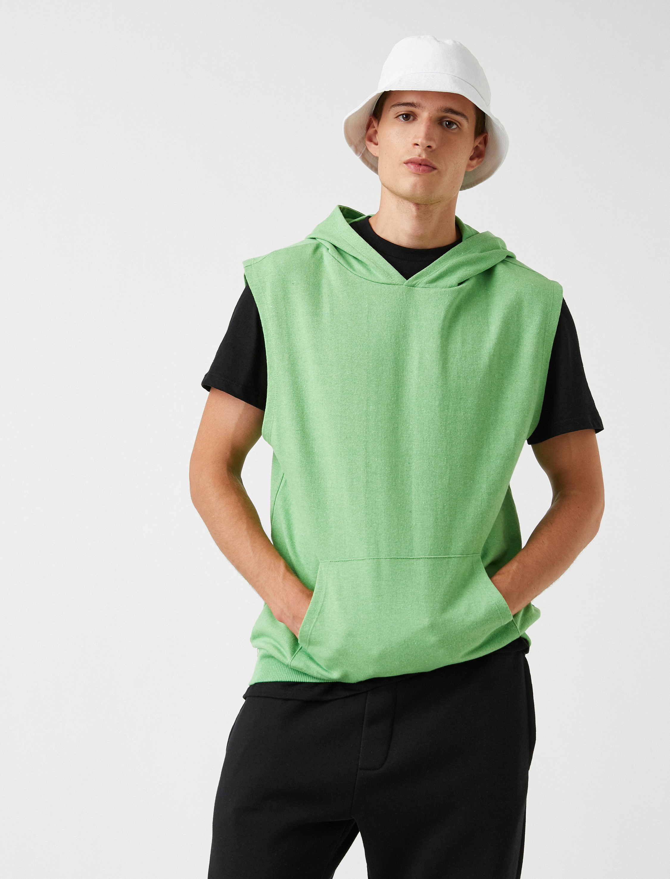   Kapşonlu Kolsuz Sweatshirt