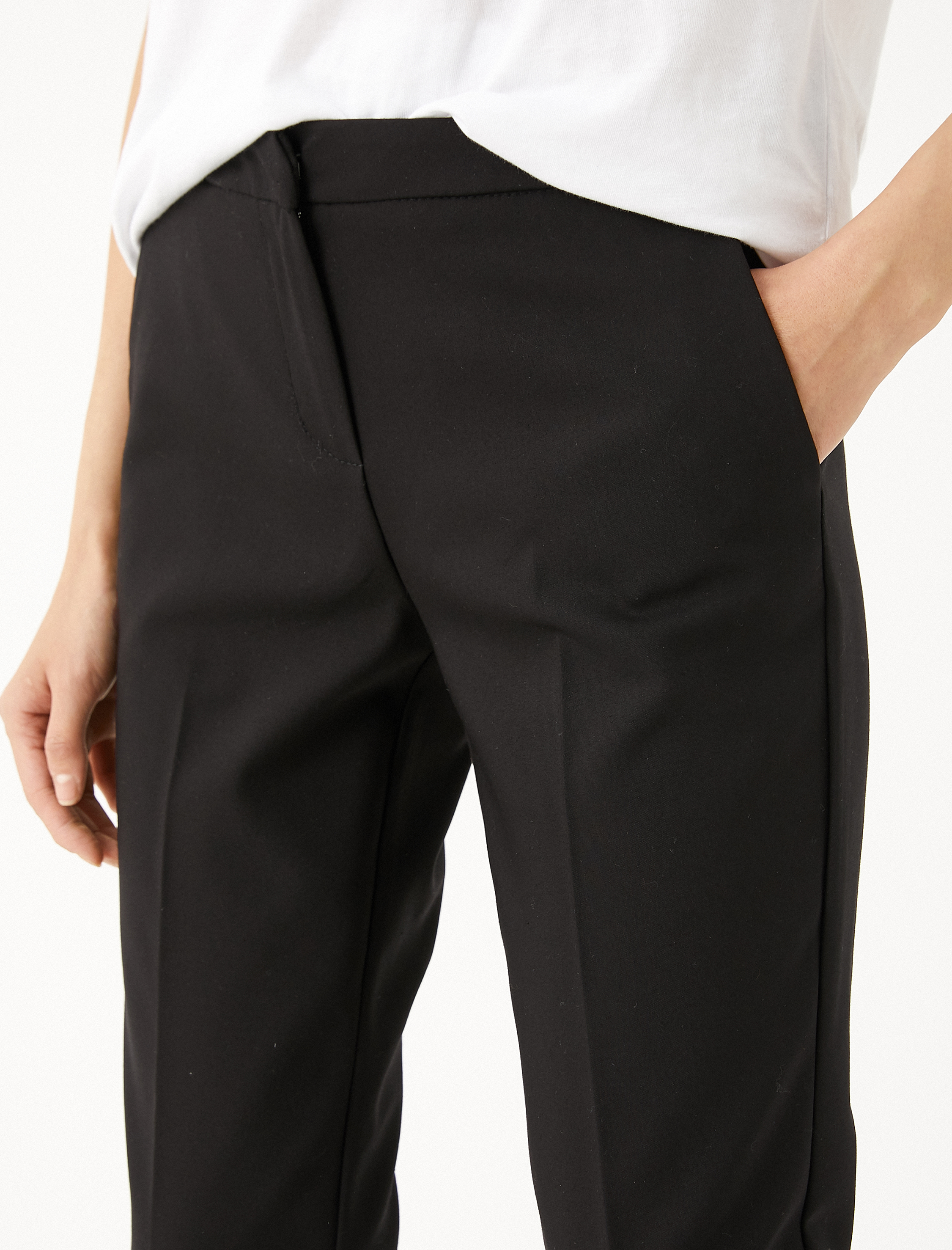   Dar Kesim Cepli Pantolon