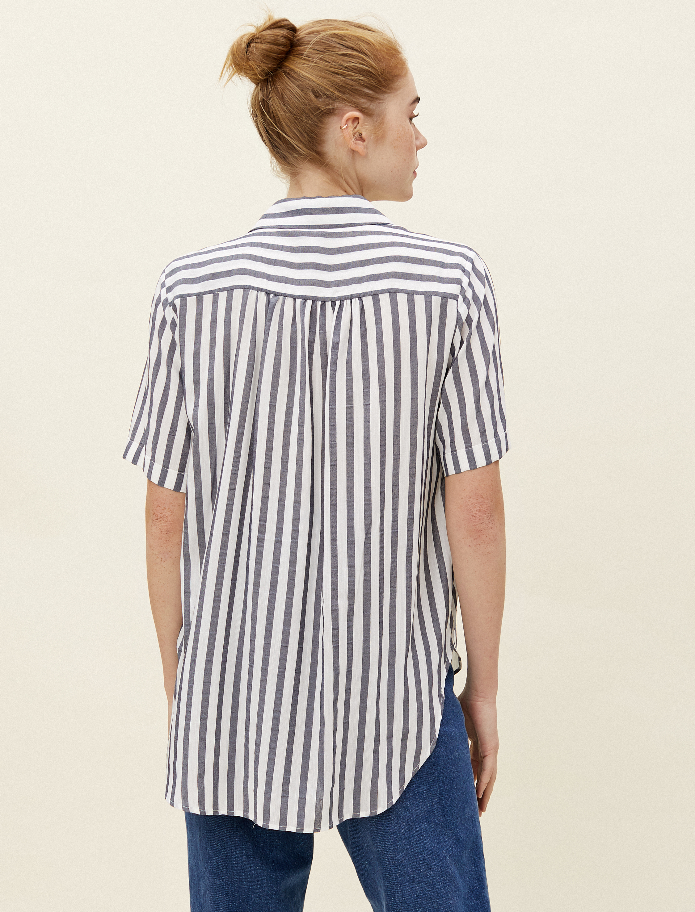   Cep Detaylı Çizgili Gömlek