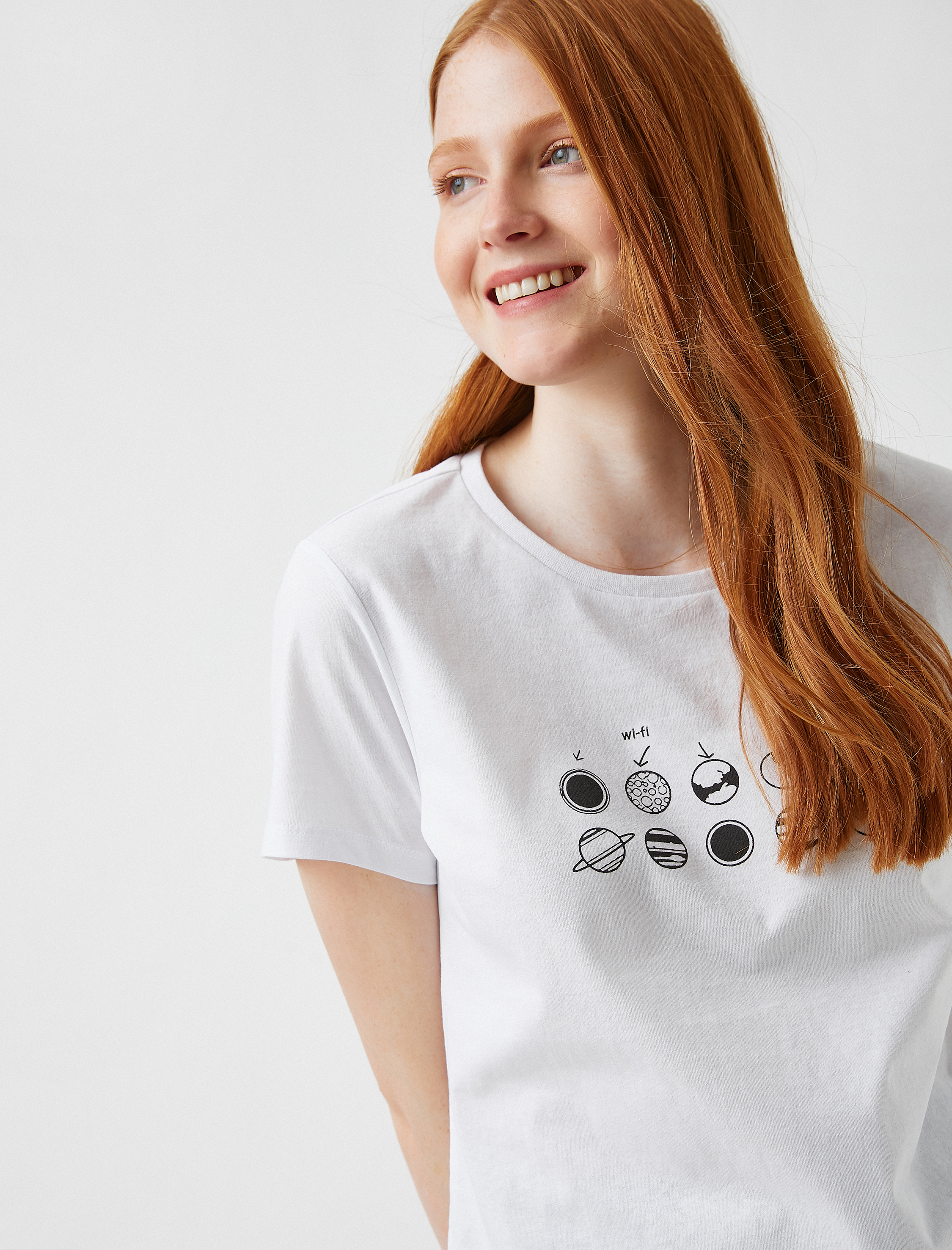   Bisiklet Yaka Kısa Kollu Baskılı Tişört