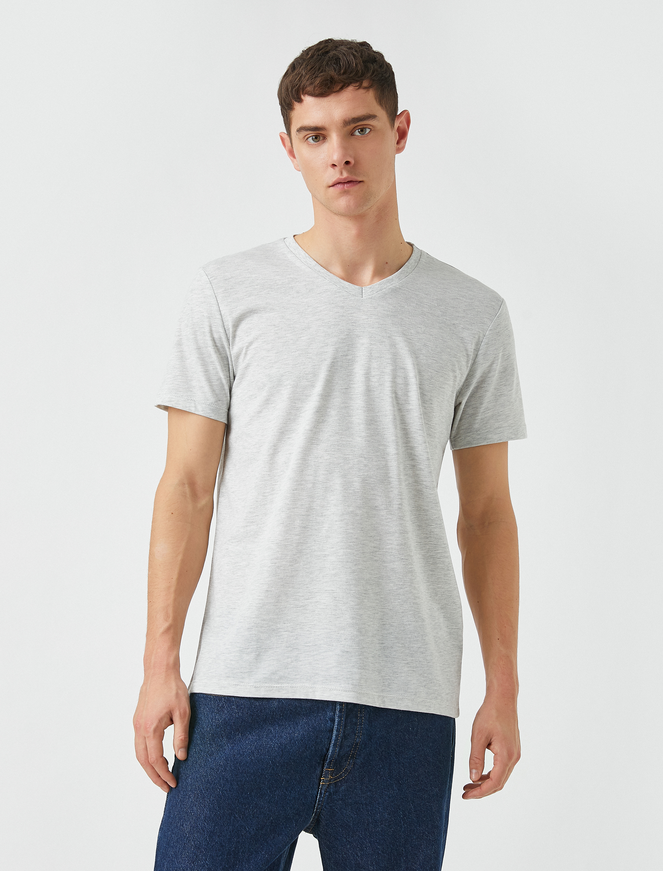   V Yaka Basic Tişört