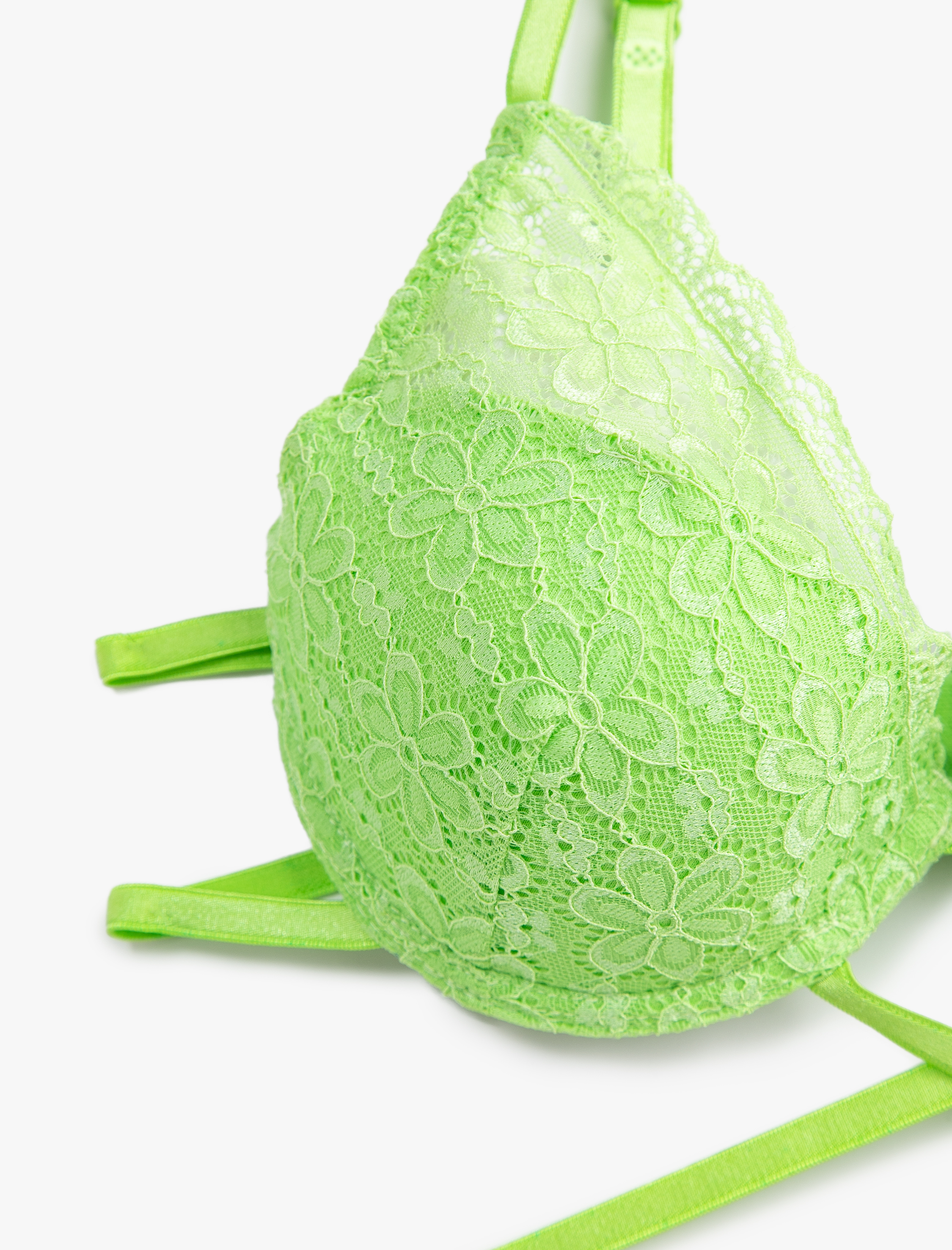   Dantelli Sütyen Çapraz Bağlama Detaylı