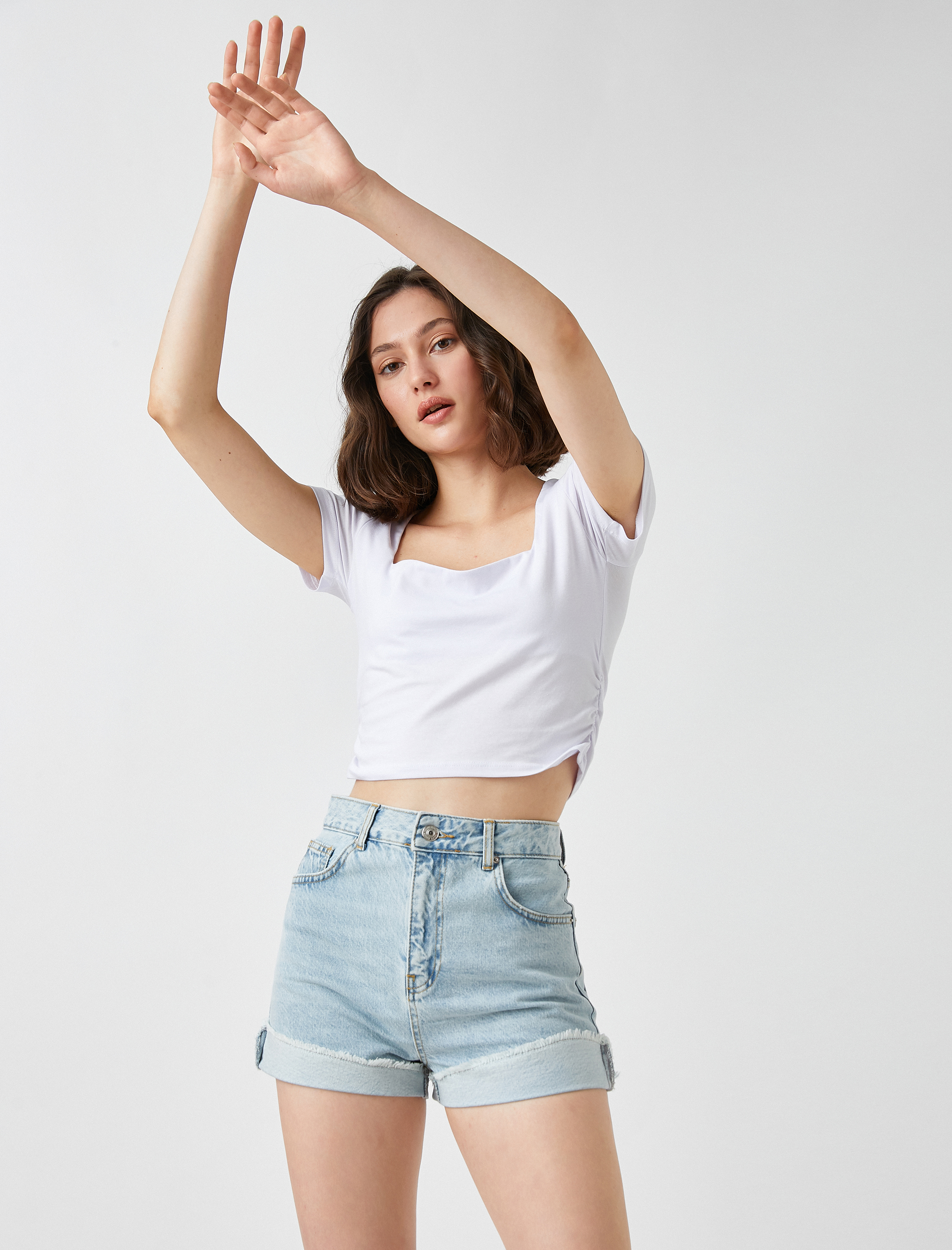   Kare Yaka Tişört Kısa Kollu Pamuklu