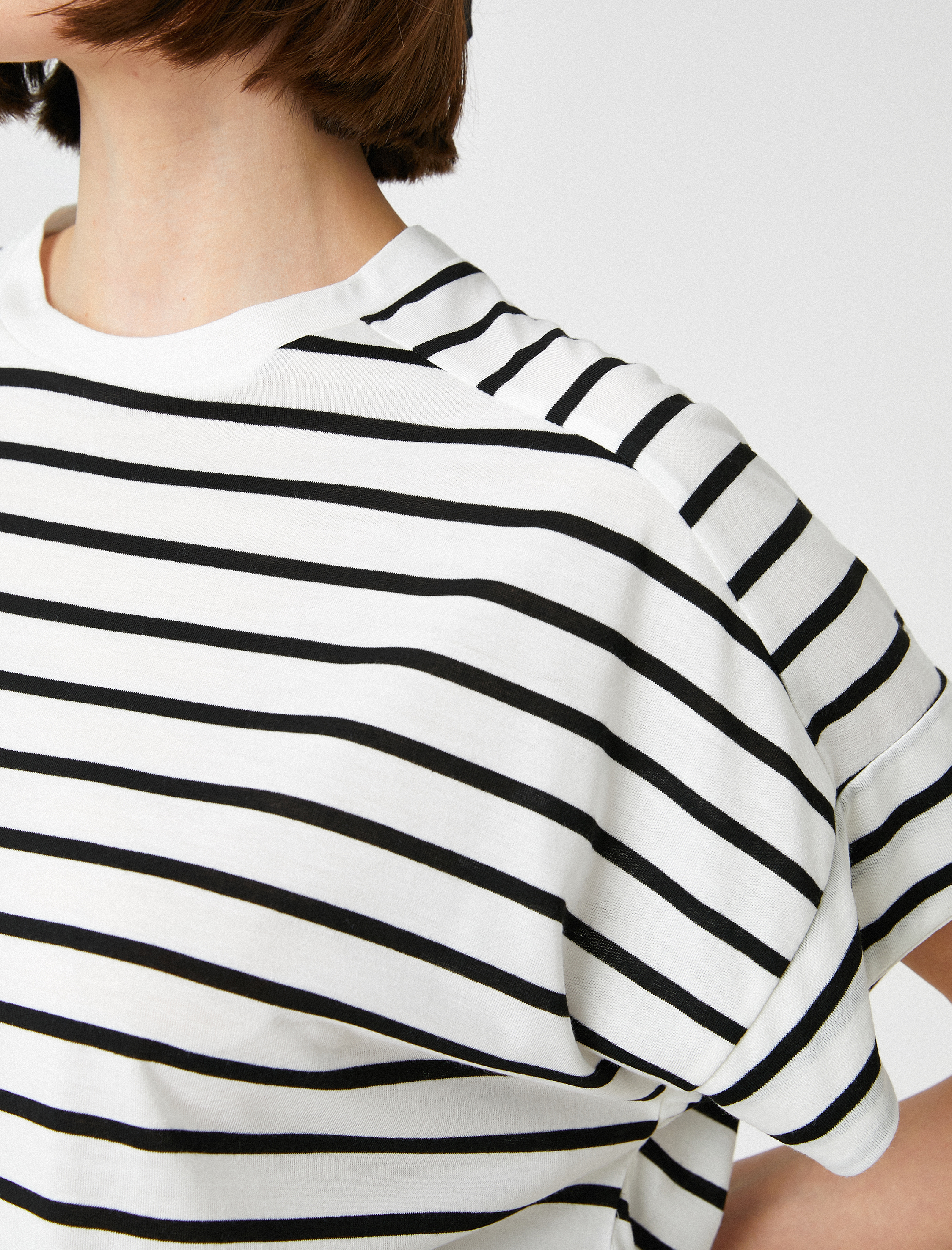   Bisiklet Yaka Kısa Kollu Çizgili Basic Tişört