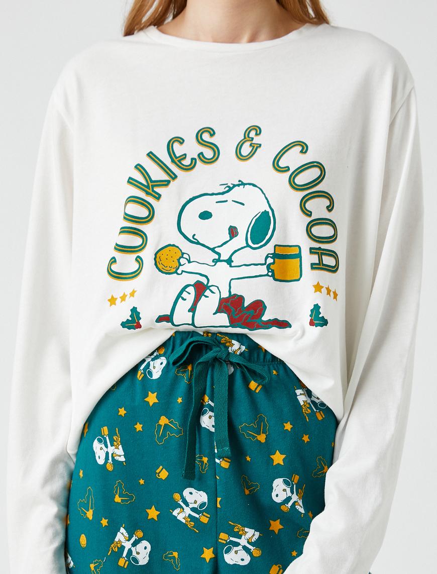   Yılbaşı Temalı Pamuklu Pijama Takımı Snoopy Lisanslı Yumuşak Dokulu