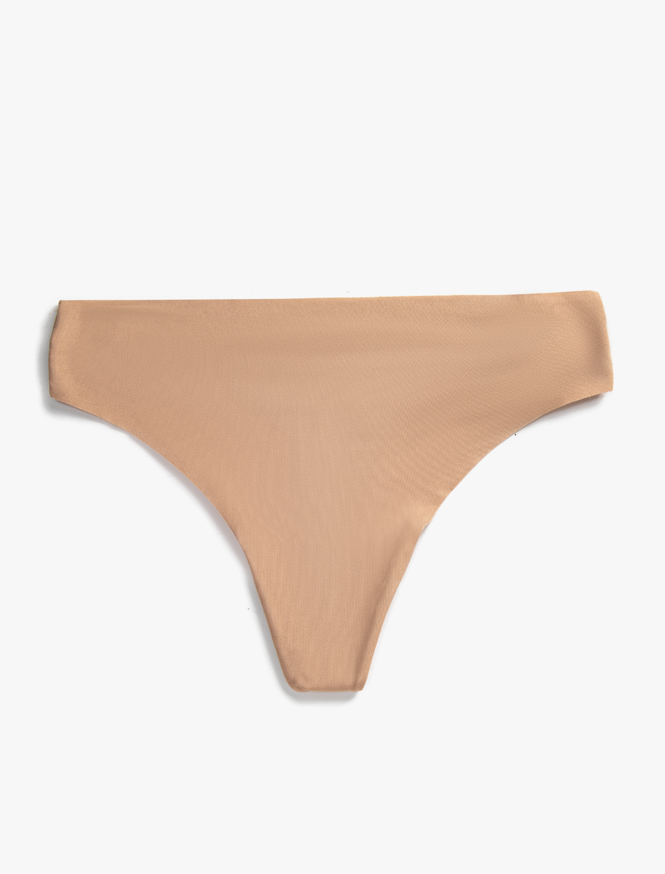 Plyajda külotsiz sutyenda