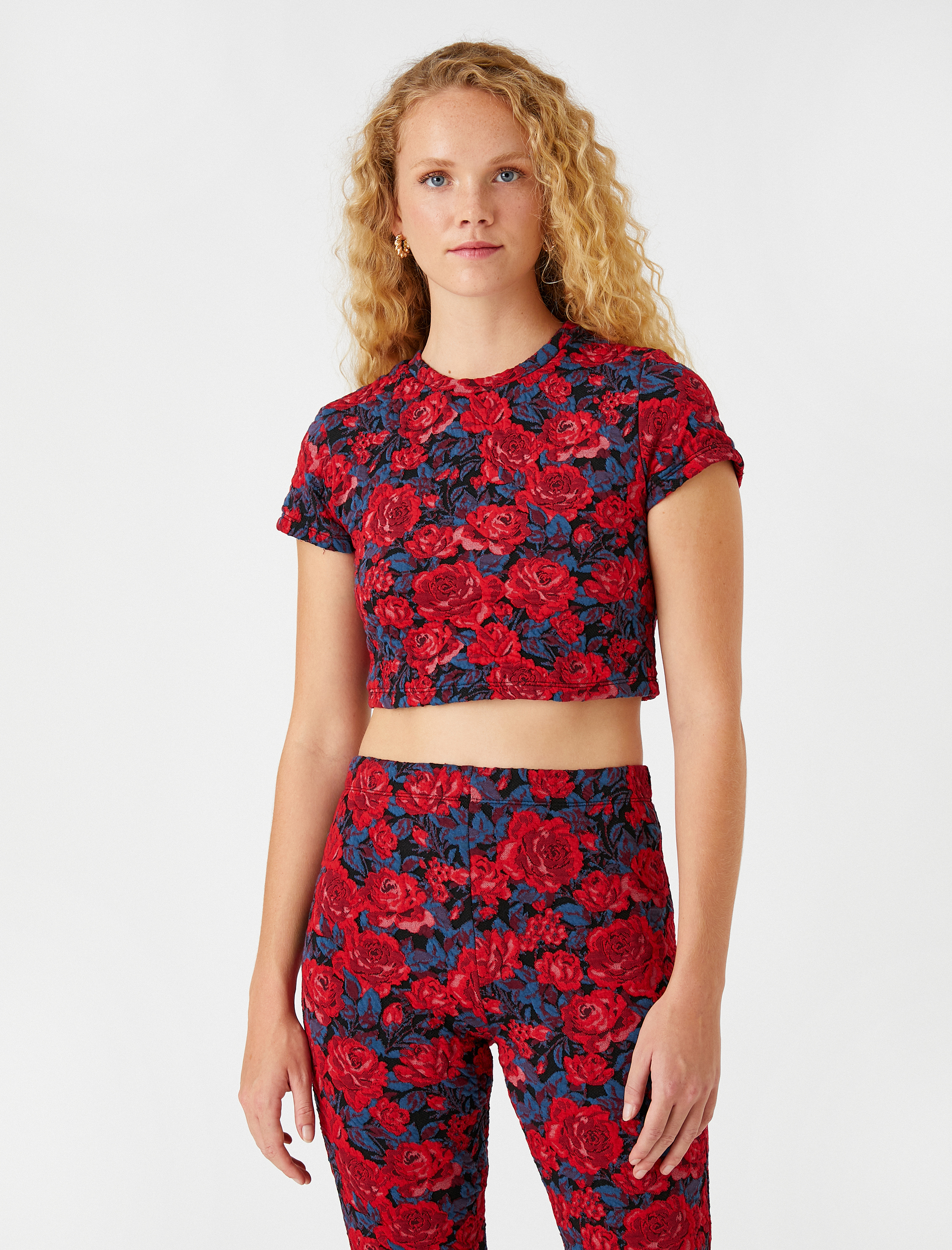   Çiçekli Crop Tişört Bisiklet Yaka