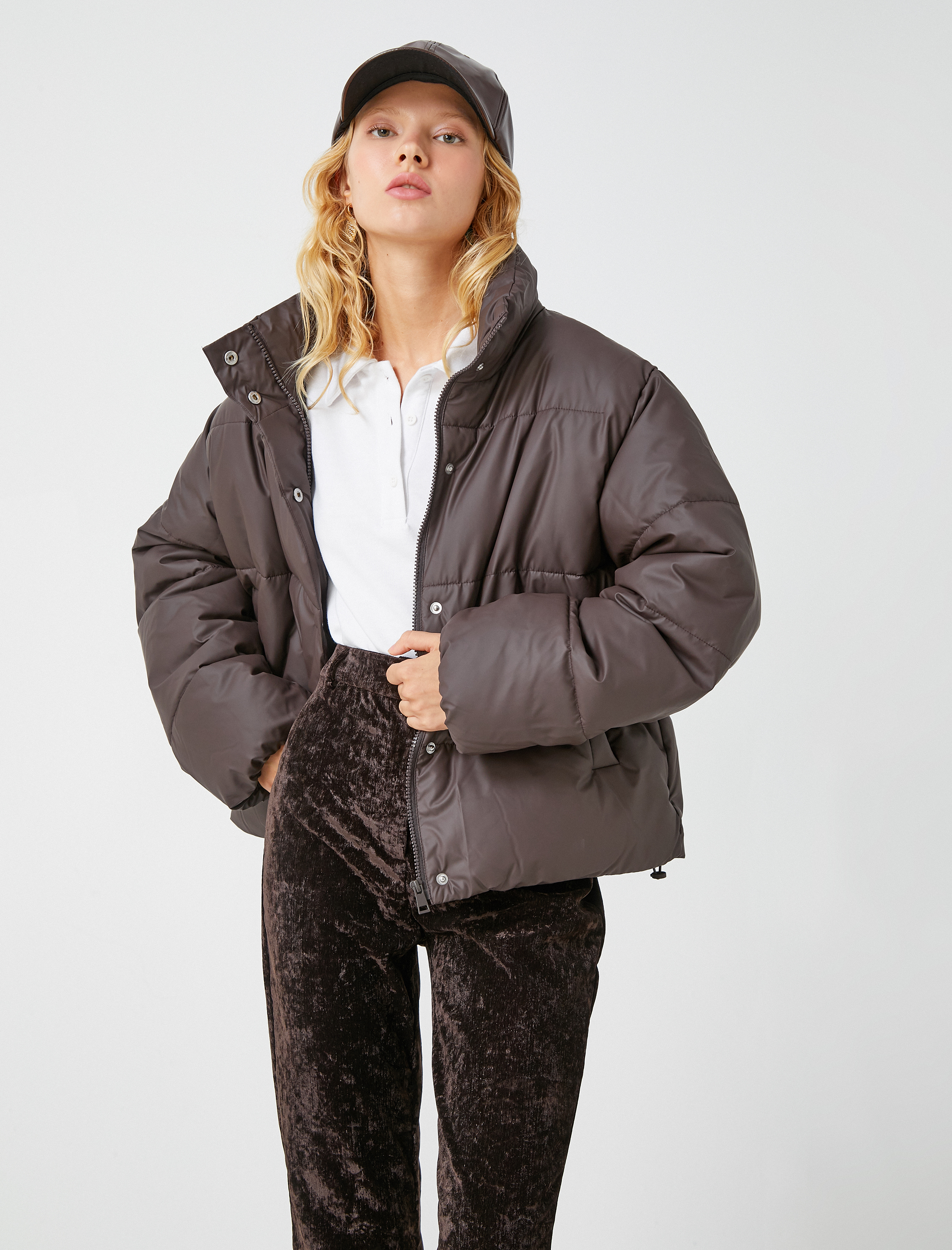   Şişme Mont Dik Yaka Fermuarlı