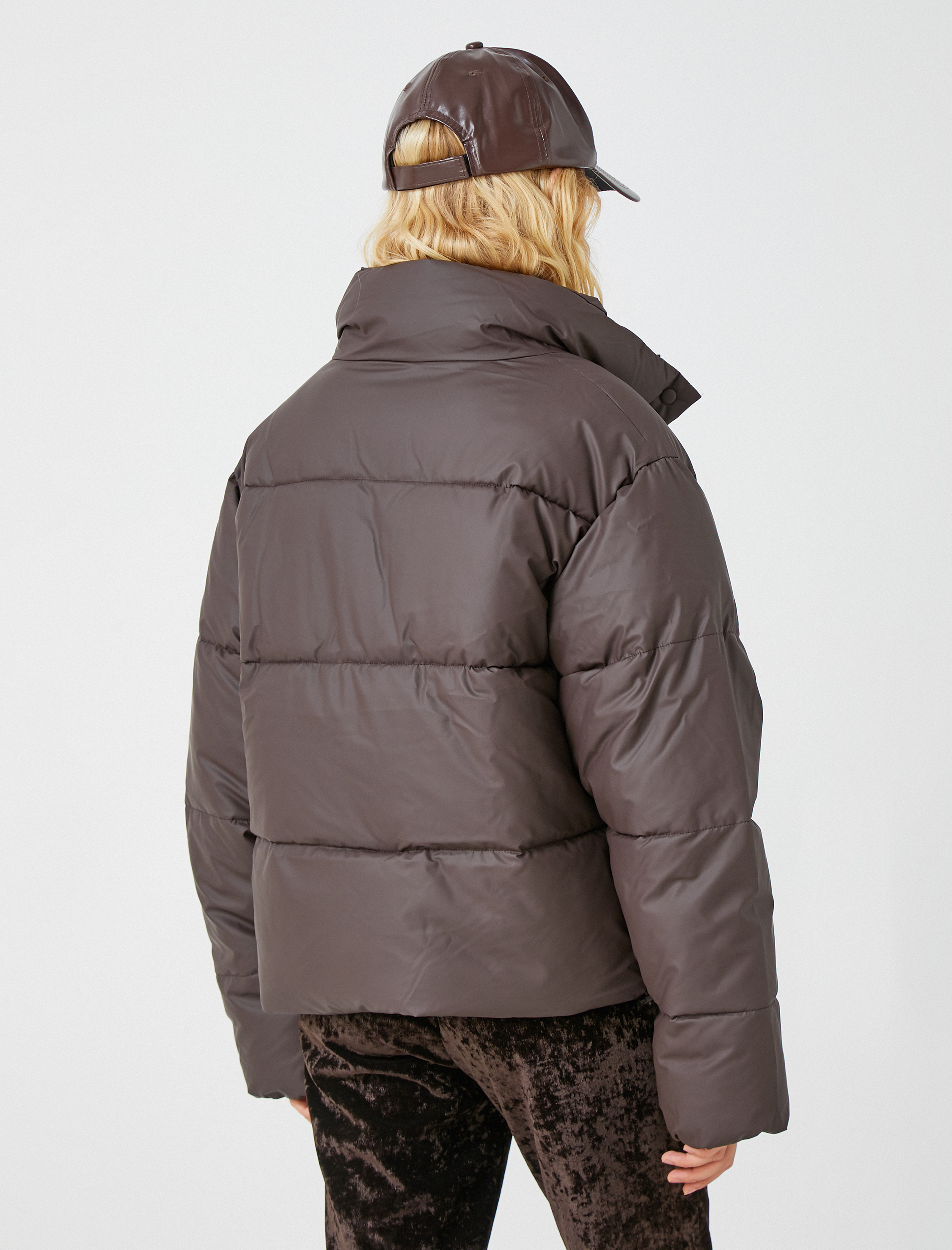   Şişme Mont Dik Yaka Fermuarlı