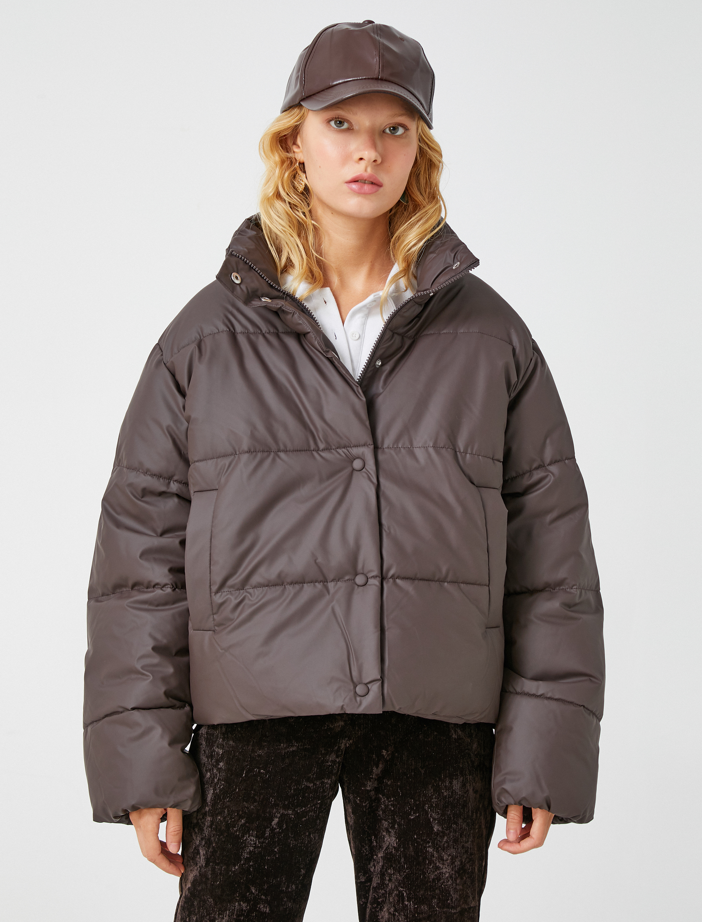   Şişme Mont Dik Yaka Fermuarlı