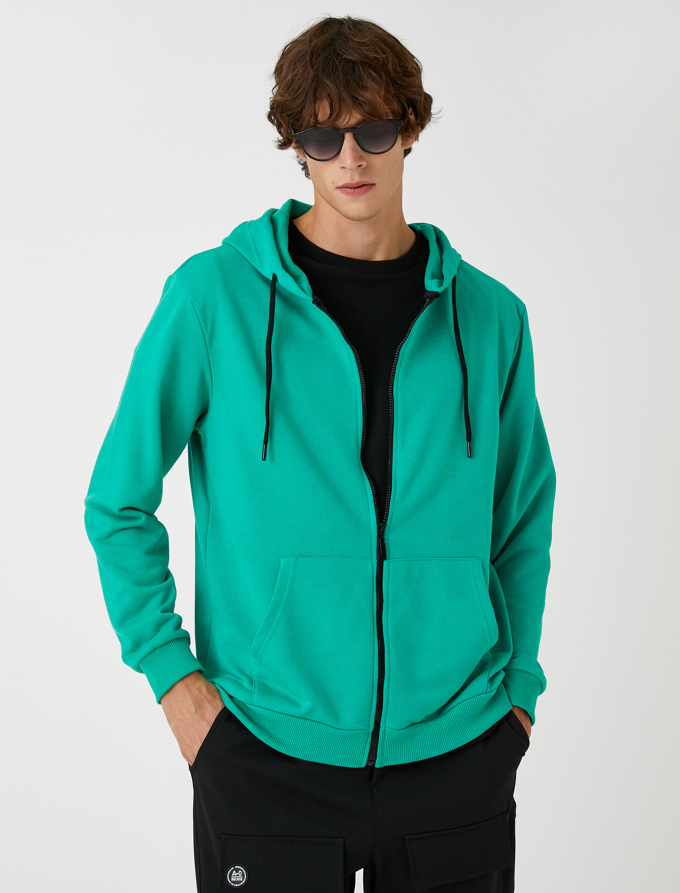 Fermuarlı Kapşonlu Sweatshirt