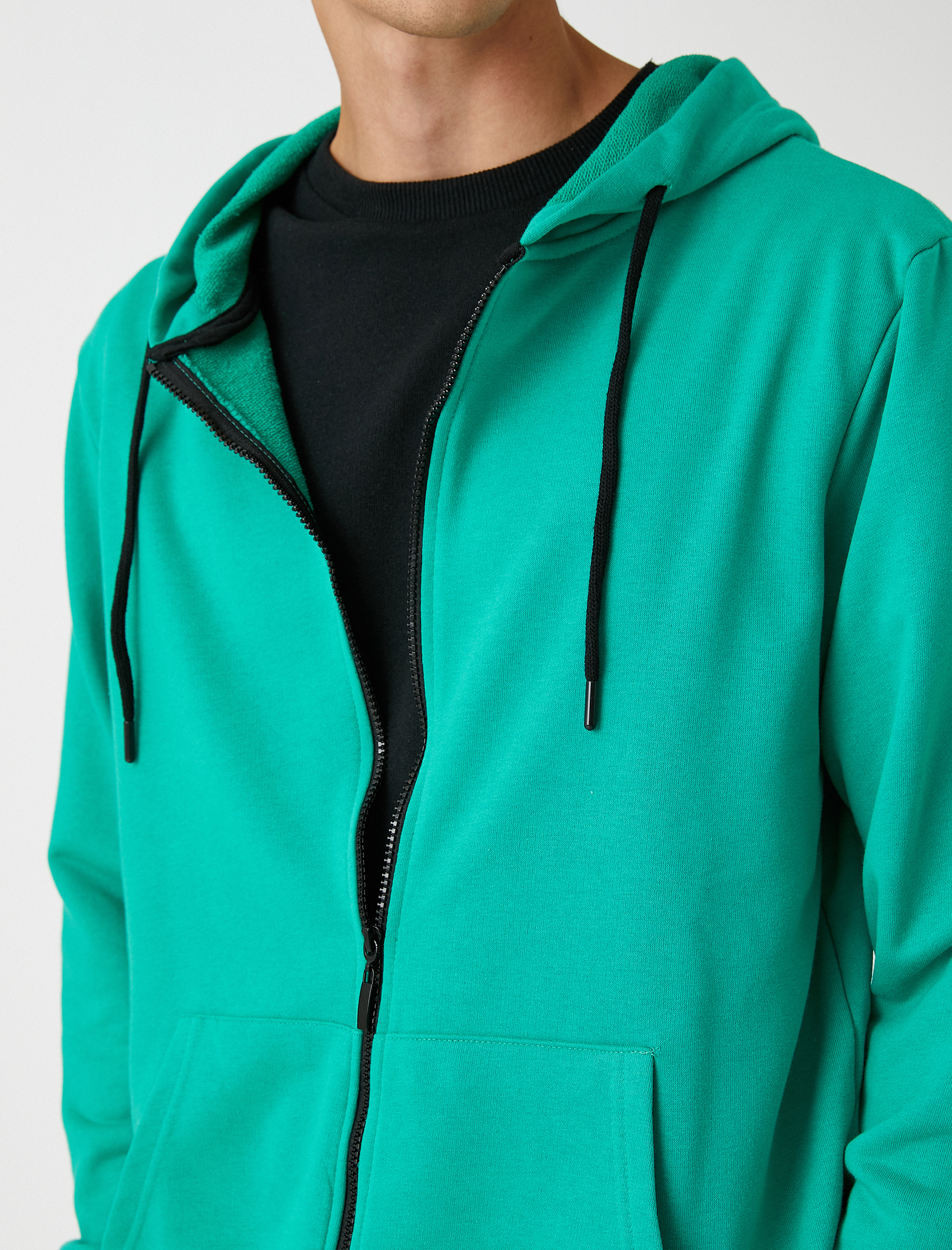 Fermuarlı Kapşonlu Sweatshirt