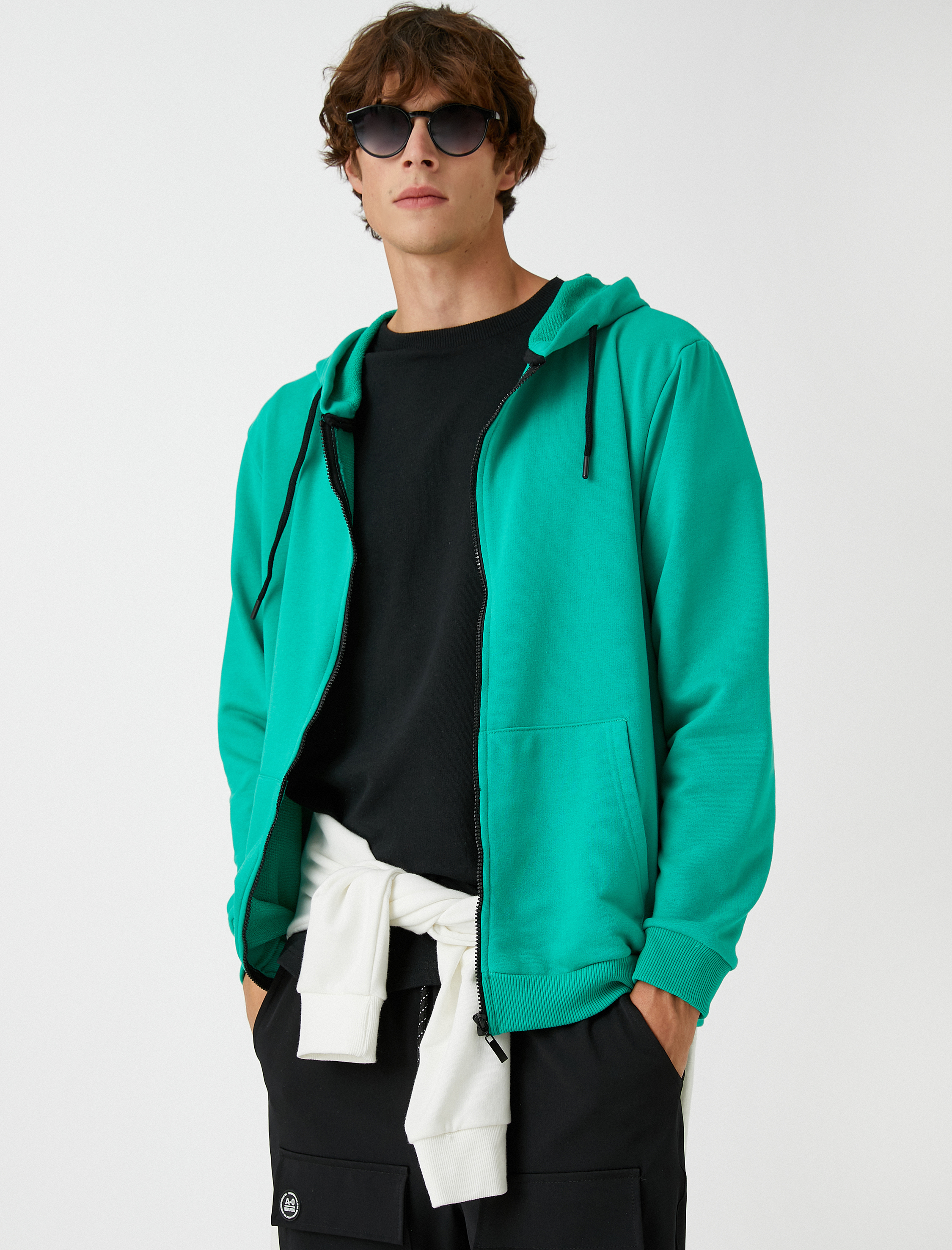 Fermuarlı Kapşonlu Sweatshirt