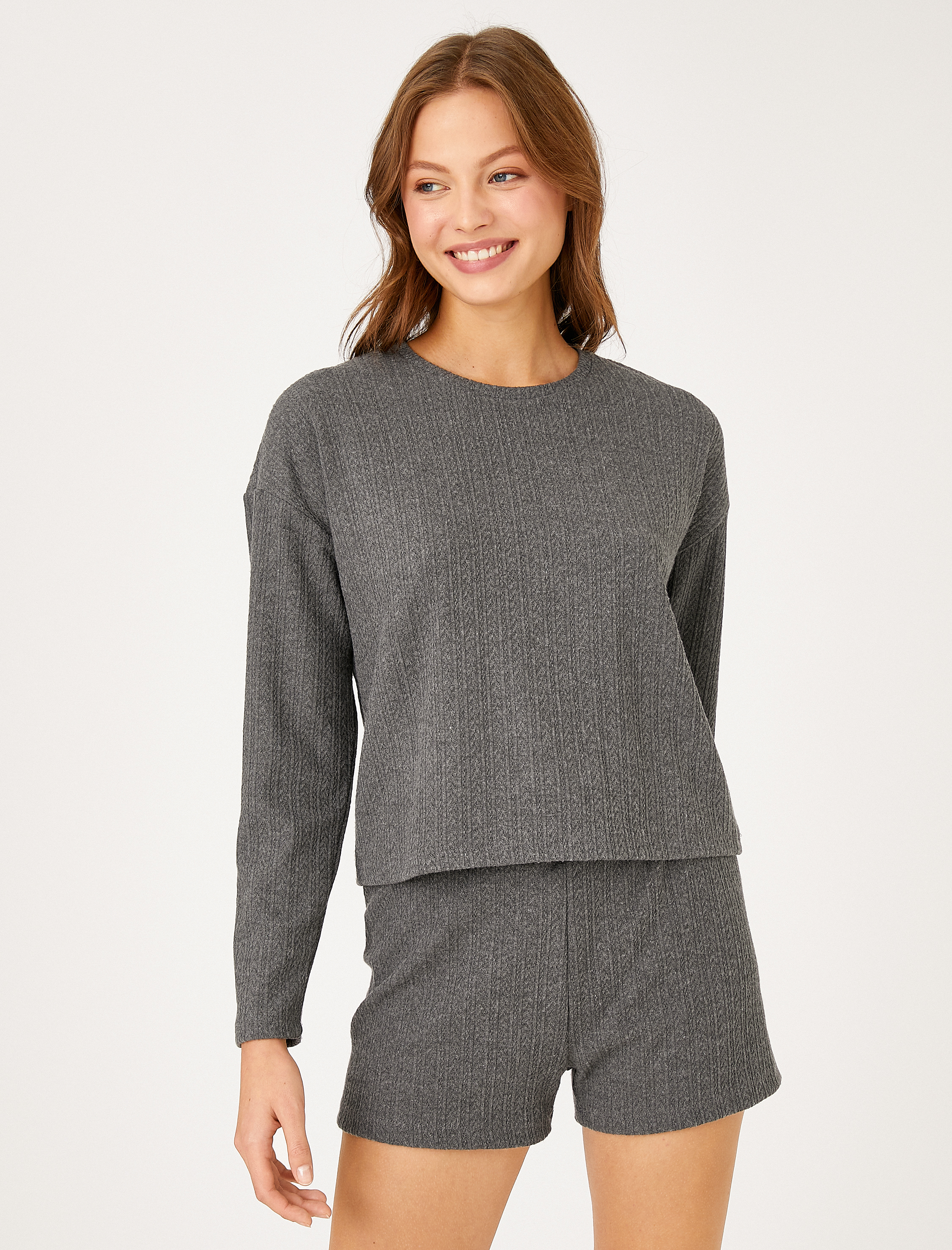   Uzun Kollu Pijama Üstü Bisiklet Yaka Dokulu